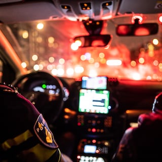 ATM bombing with multiple explosives on Ceintuurbaan in Amsterdam, suspects flee on scooter