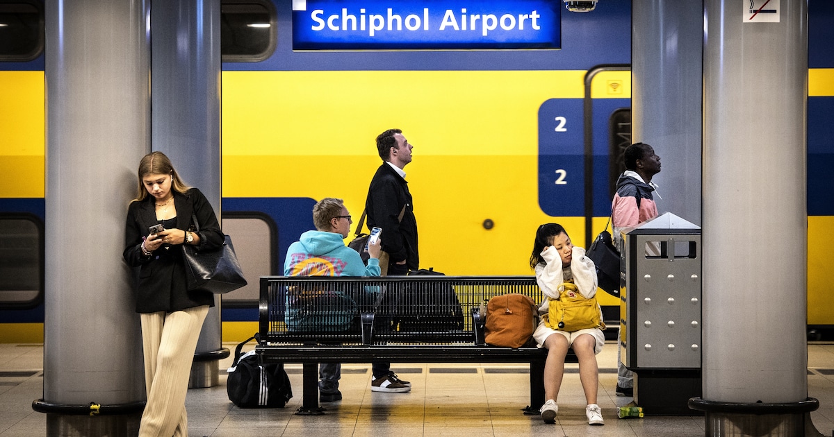 Schiphol urenlang onbereikbaar per trein door defecte hoogspanningskast, treinverkeer komt weer op g