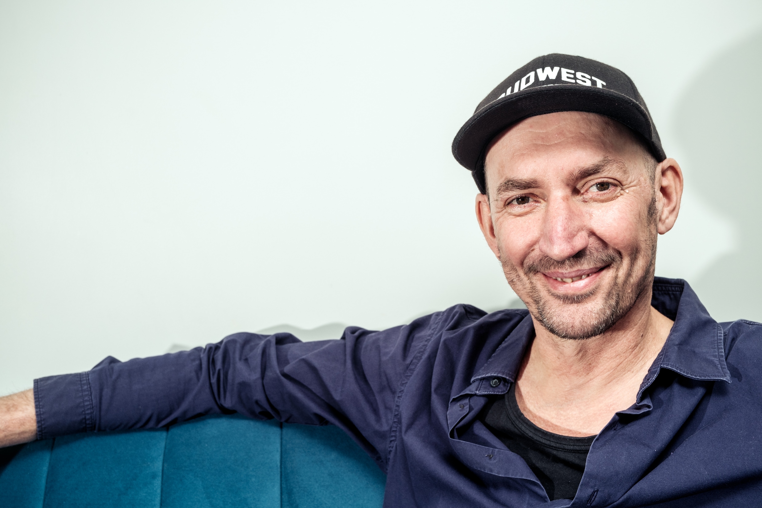 rudi-vertrok-met-zijn-gezin-naar-muiden-weggaan-van-ons-pleintje-viel