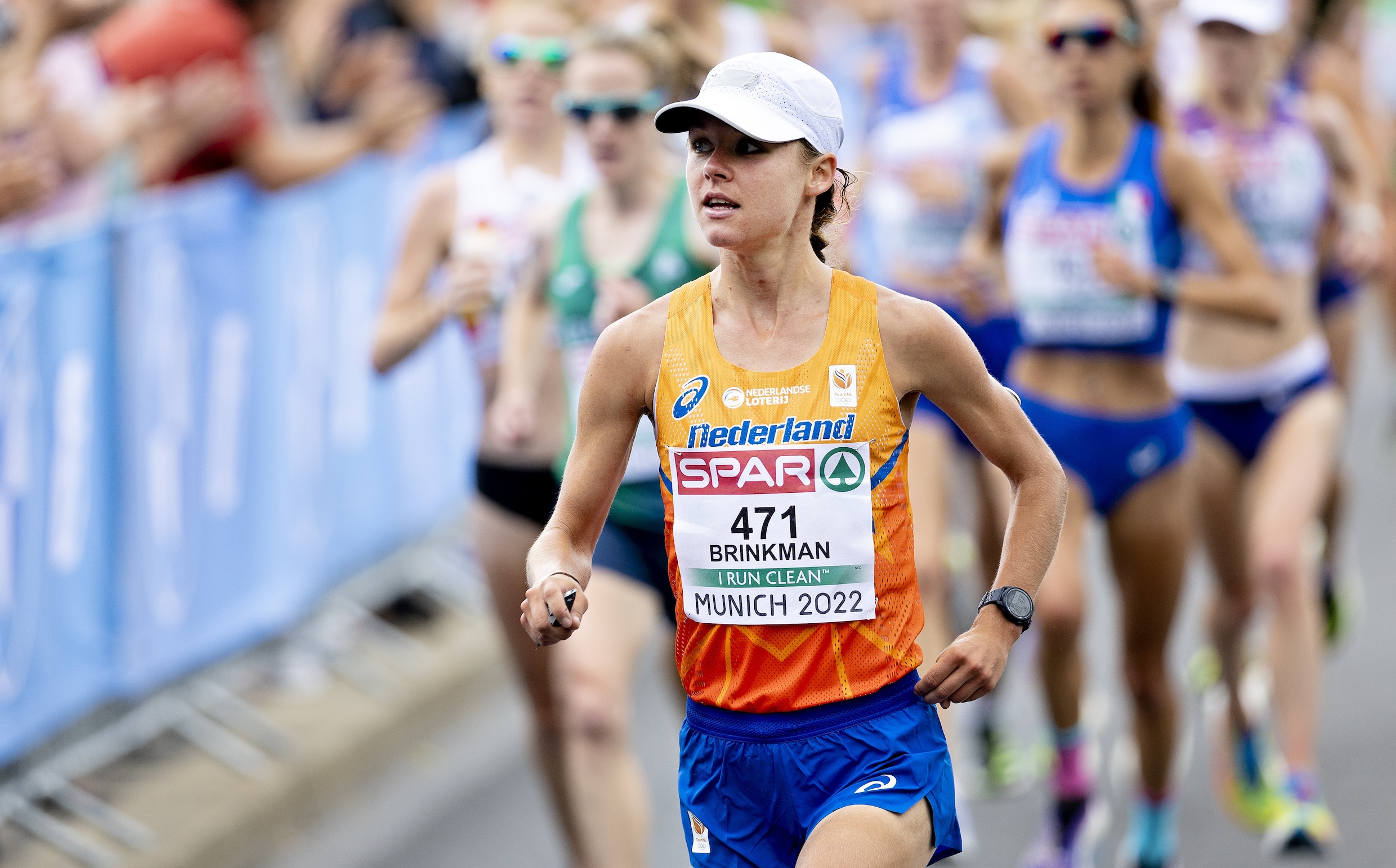 Kampioen trailrunnen Nienke Brinkman zet nu alles op olympische marathon van Parijs | Het Parool