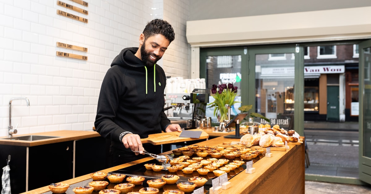 Mister Nata in de Van Wou verkoopt typisch Portugese pasteis de nata ...