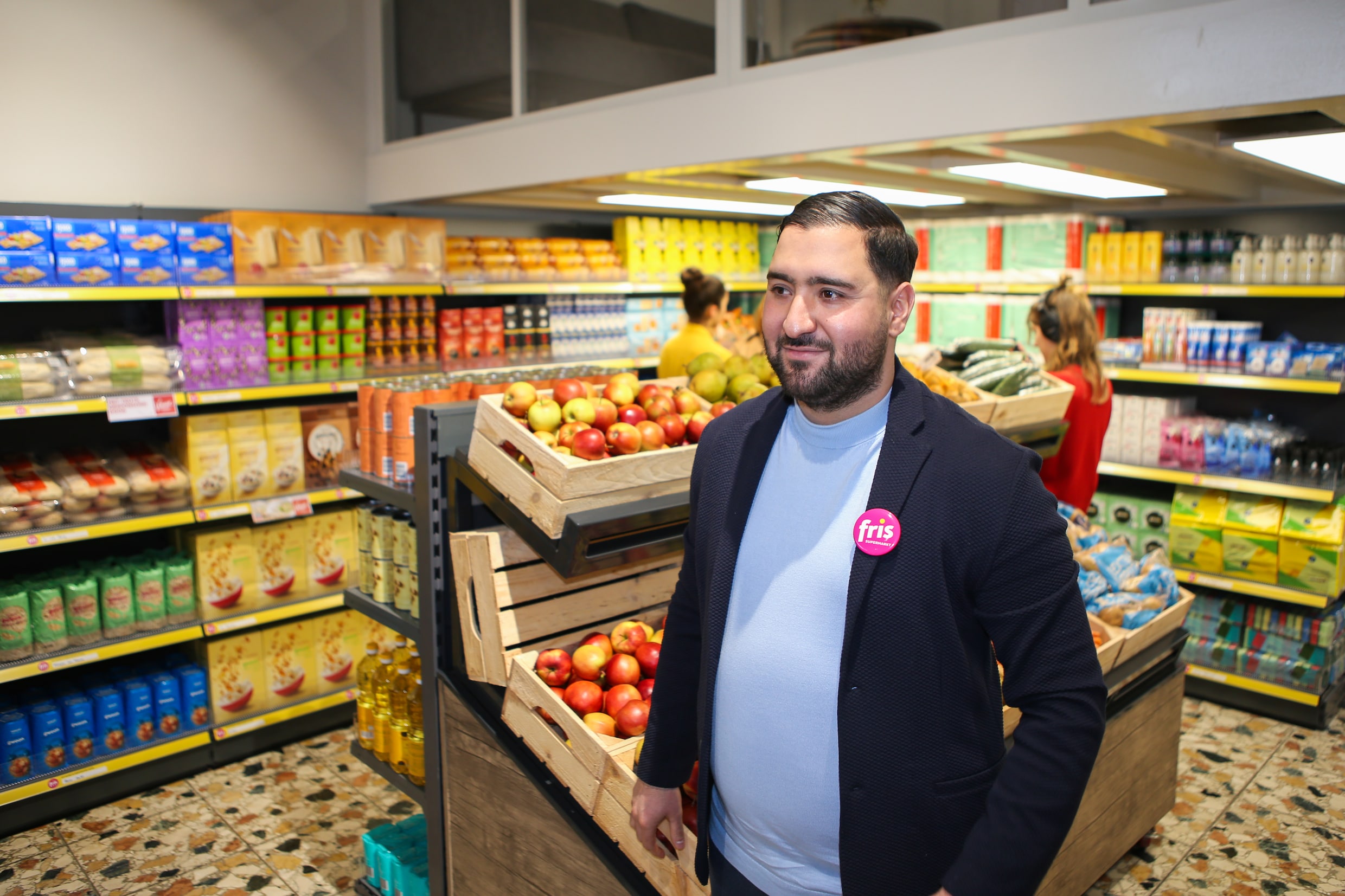 Eigenaar Abdelhamid Idrissi van Fris Supermarkt.