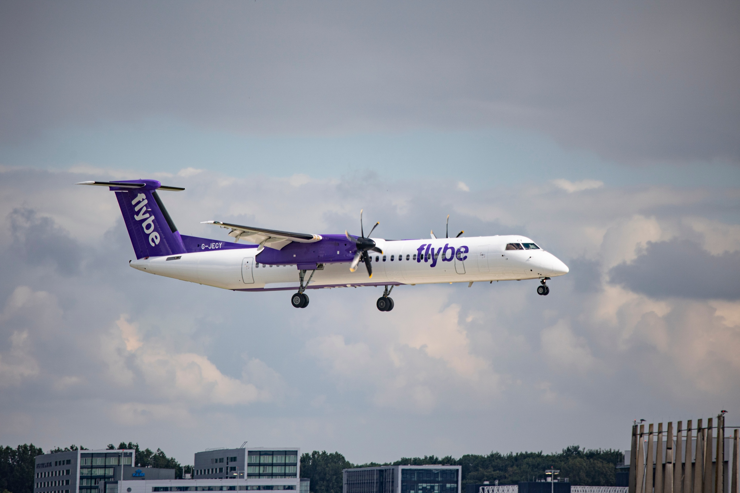 Brits Flybe failliet, alle vluchten vanaf Schiphol gecanceld