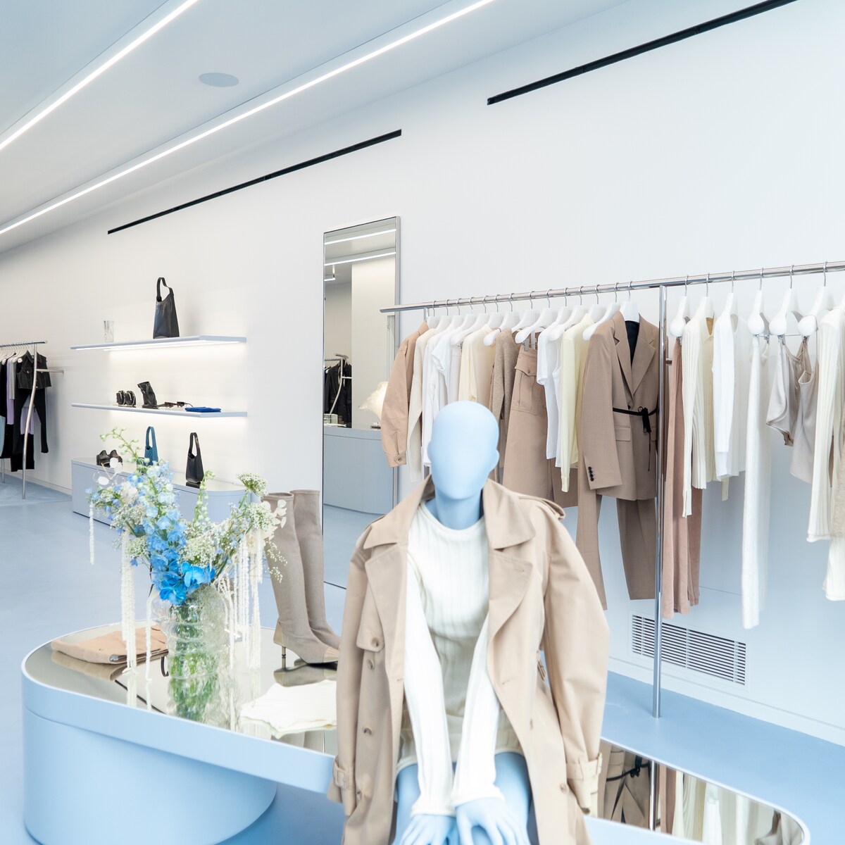 Minimalisme in de P.C. Hooftstraat modemerk Filippa K opent flagshipstore Het Parool