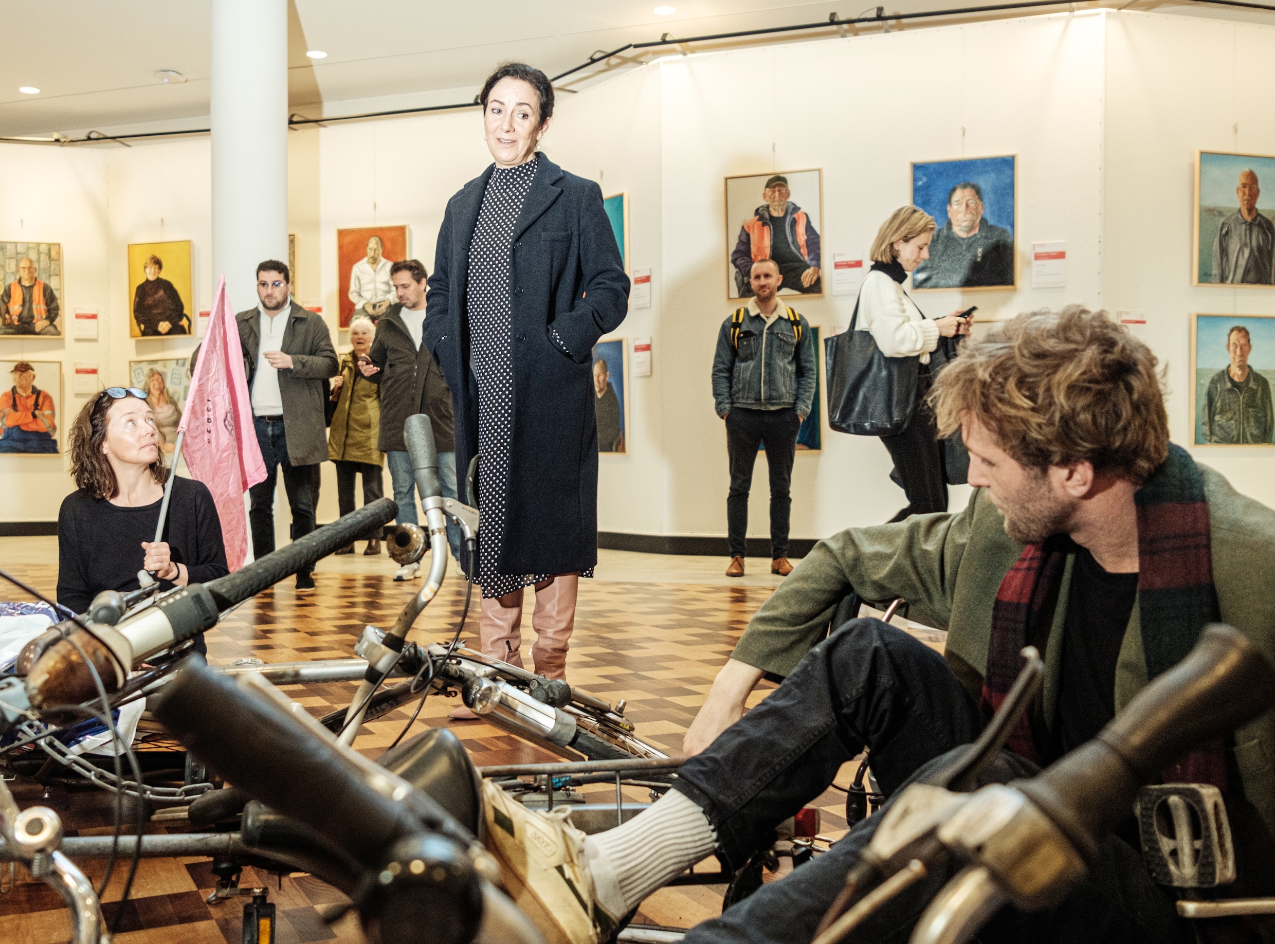 Ook burgemeester Femke Halsema kkwam ‘even poolshoogte nemen’ bij de klimaatactie in het stadhuis.
