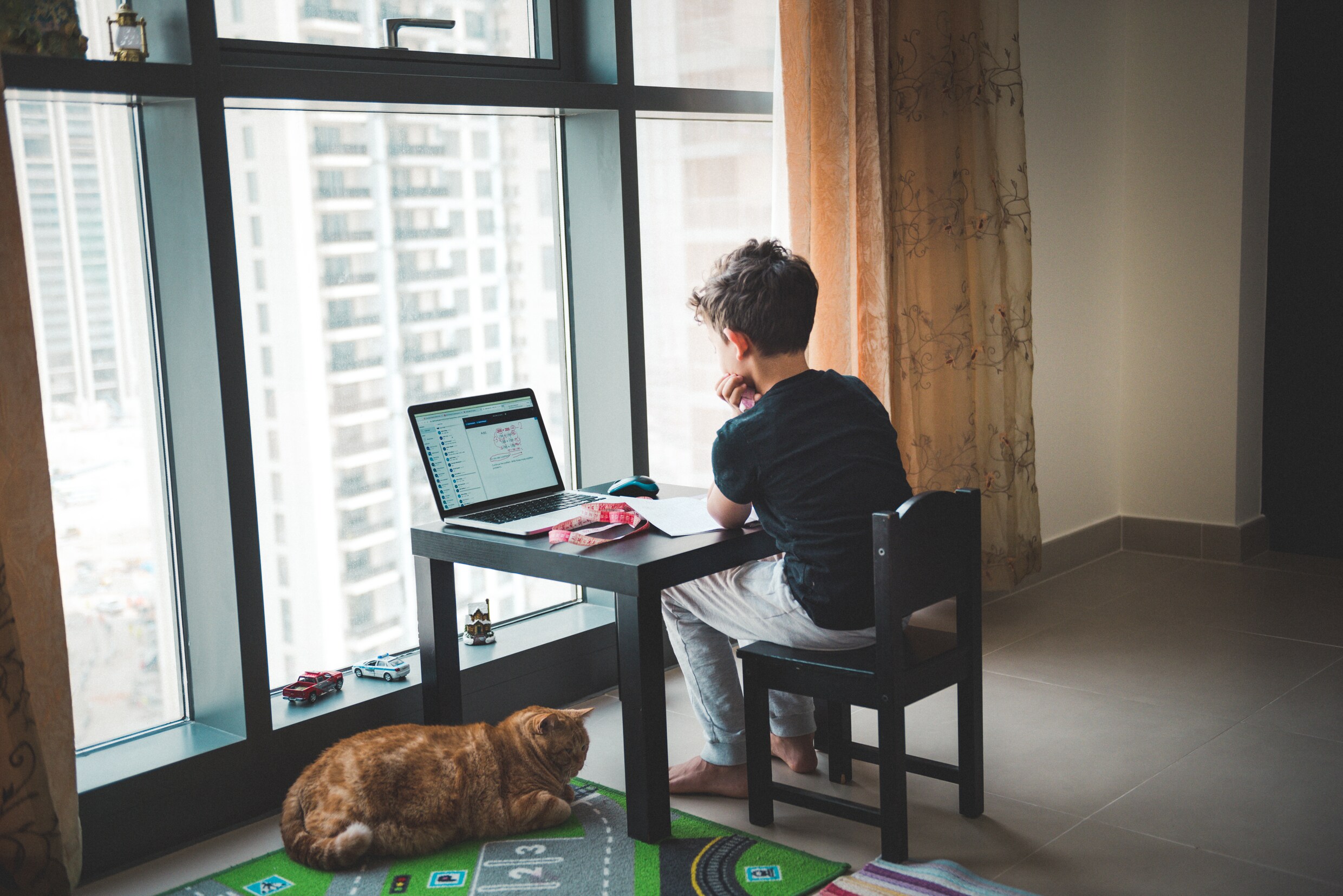 ‘Ouders Houden Hun Kind Steeds Vaker Thuis Van School, Toezicht Op ...