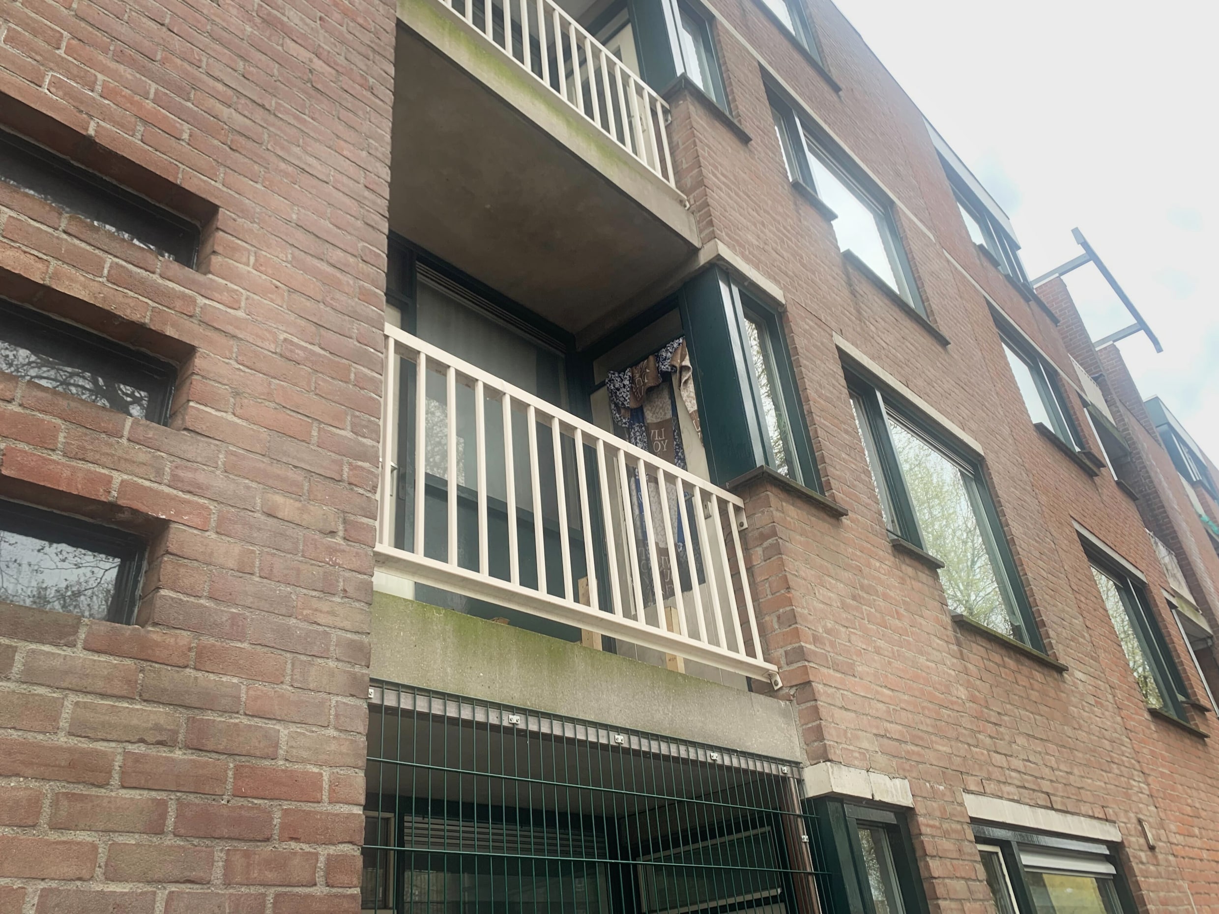 explosie-en-twee-keer-brand-bij-woning-aan-insulindeweg-in-amsterdam