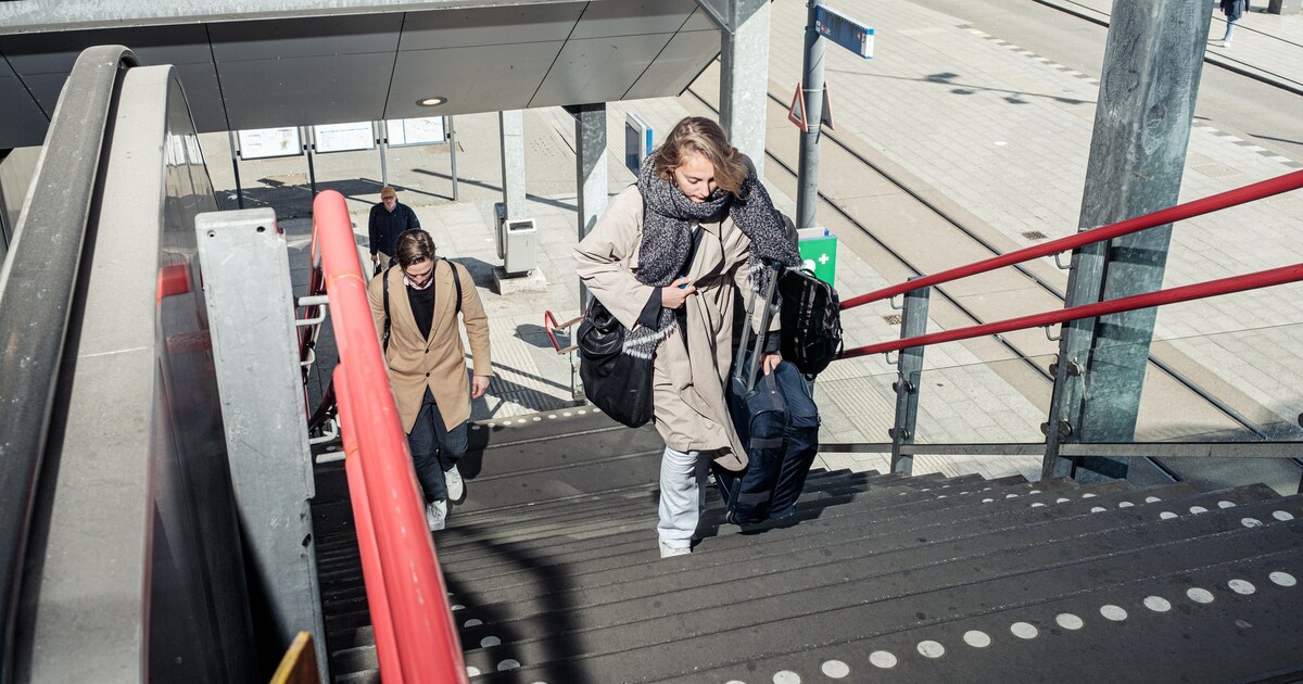 Station Sloterdijk kampt met stroomstoring, poortjes staan open