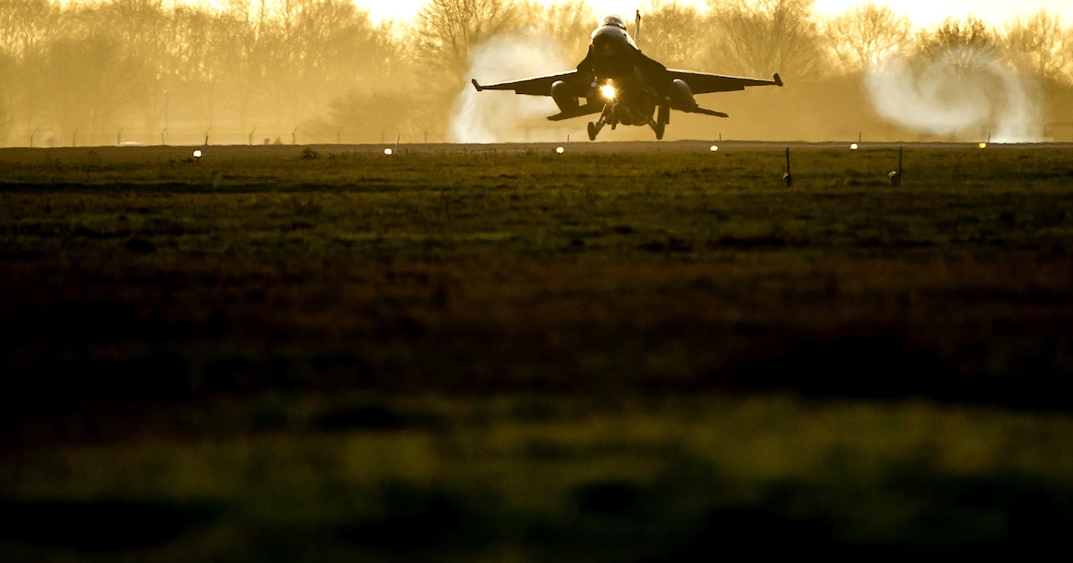 Defensie gebruikt wapens tegen drones boven vliegbasis Volkel
