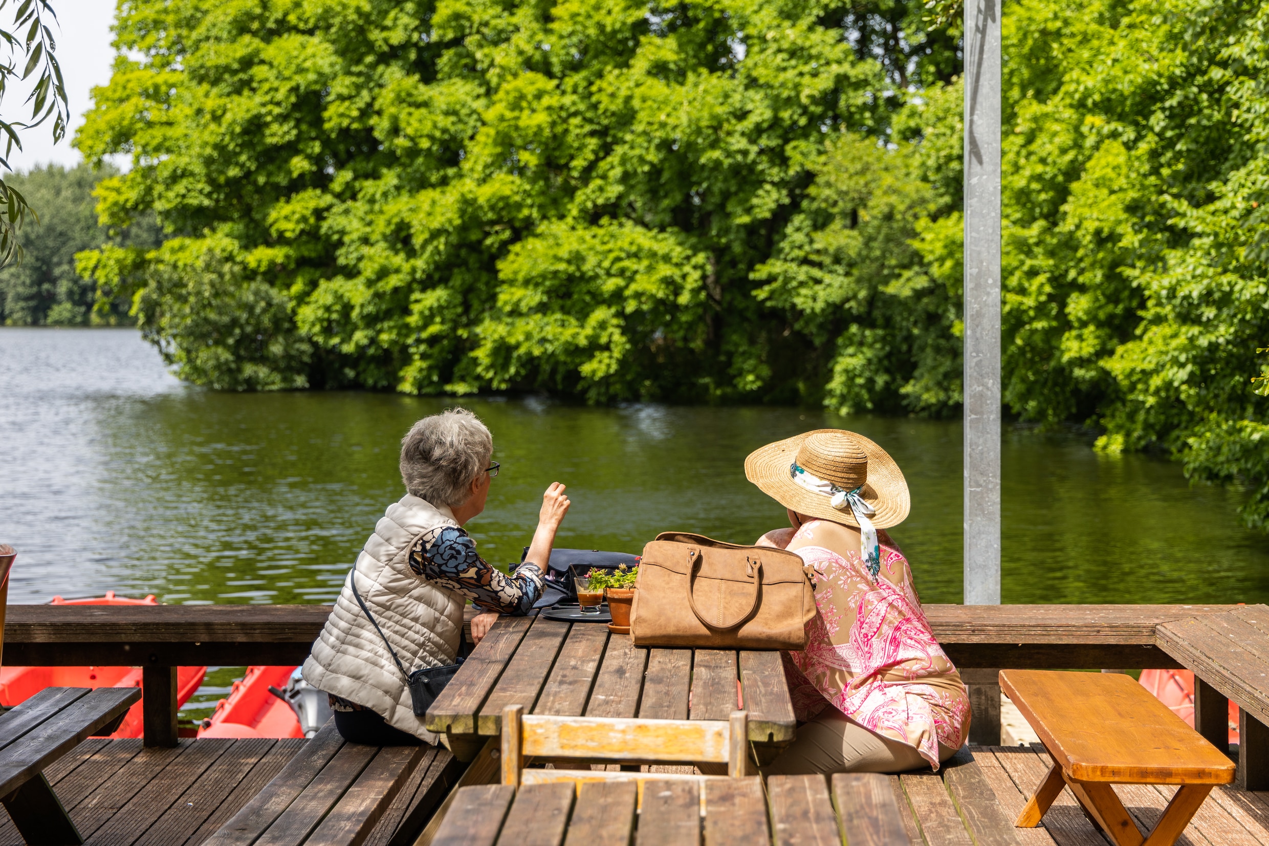 5x-leuke-terrassen-aan-het-water-in-amsterdam-nieuw-west-het-parool