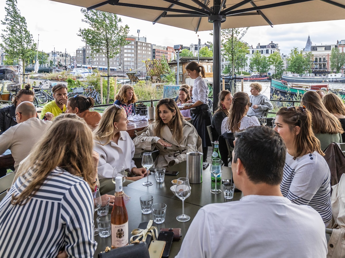 At The Ysbreeker you'll never fall off your chair from the food, and yet we'll be back (7-) | The Parool
