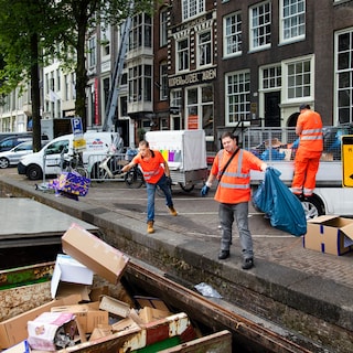 City to place three new garbage boats in Red Light District