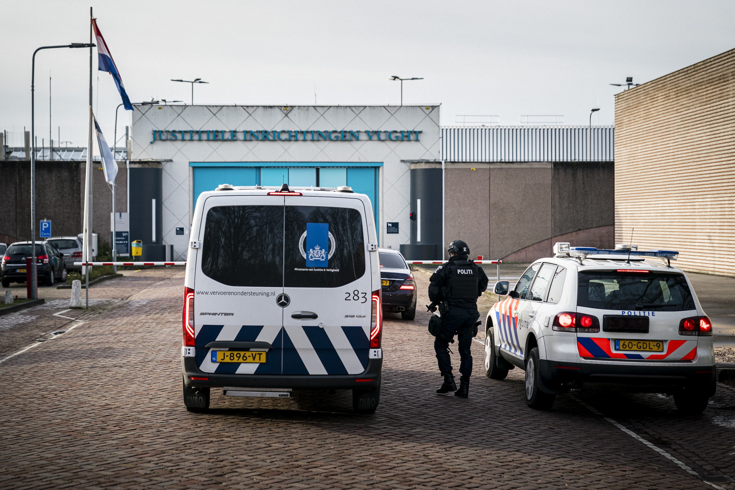 Nog niet eerder werden veiligheidsmaatregelen van gedetineerden die in verschillende PI’s vastzitten tegelijkertijd aangescherpt.