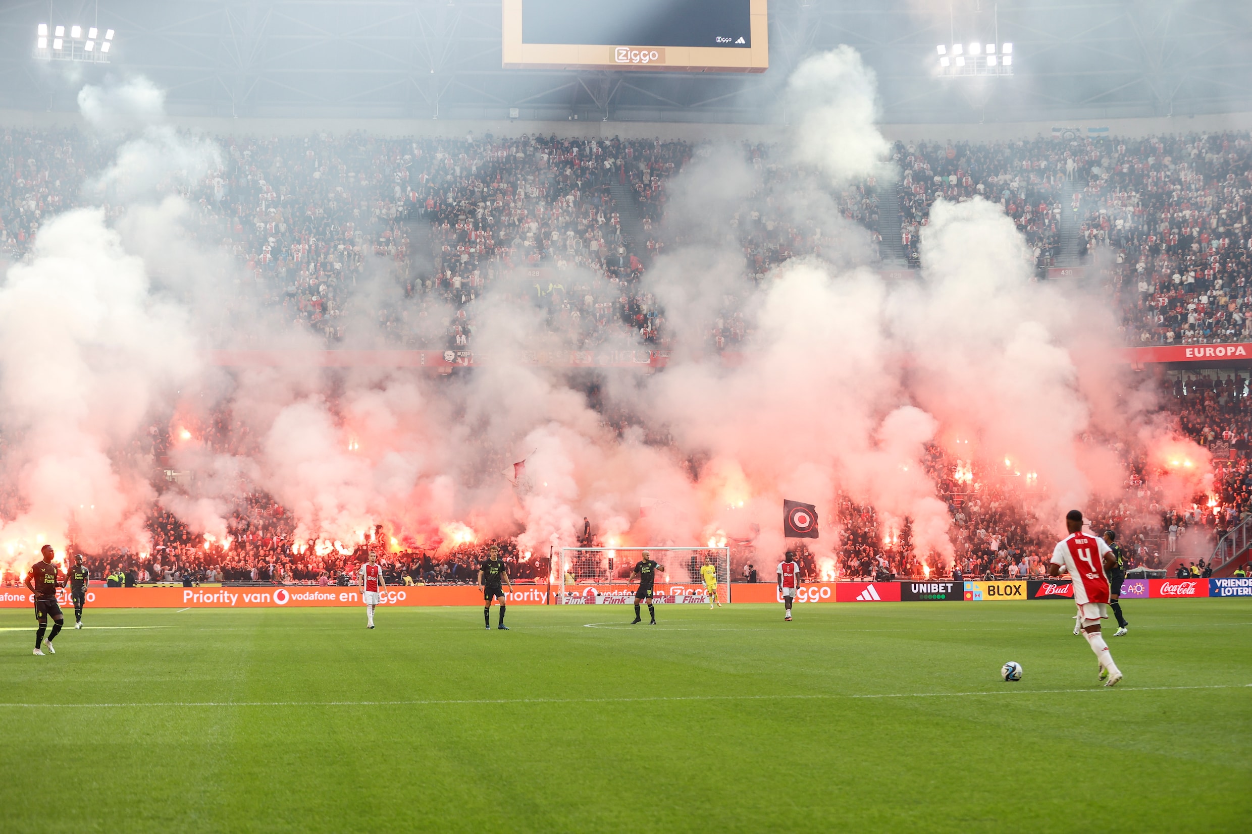 Het schaamrood op de kaken na de Klassieker Ajax-Feyenoord: Ajax doolt ...