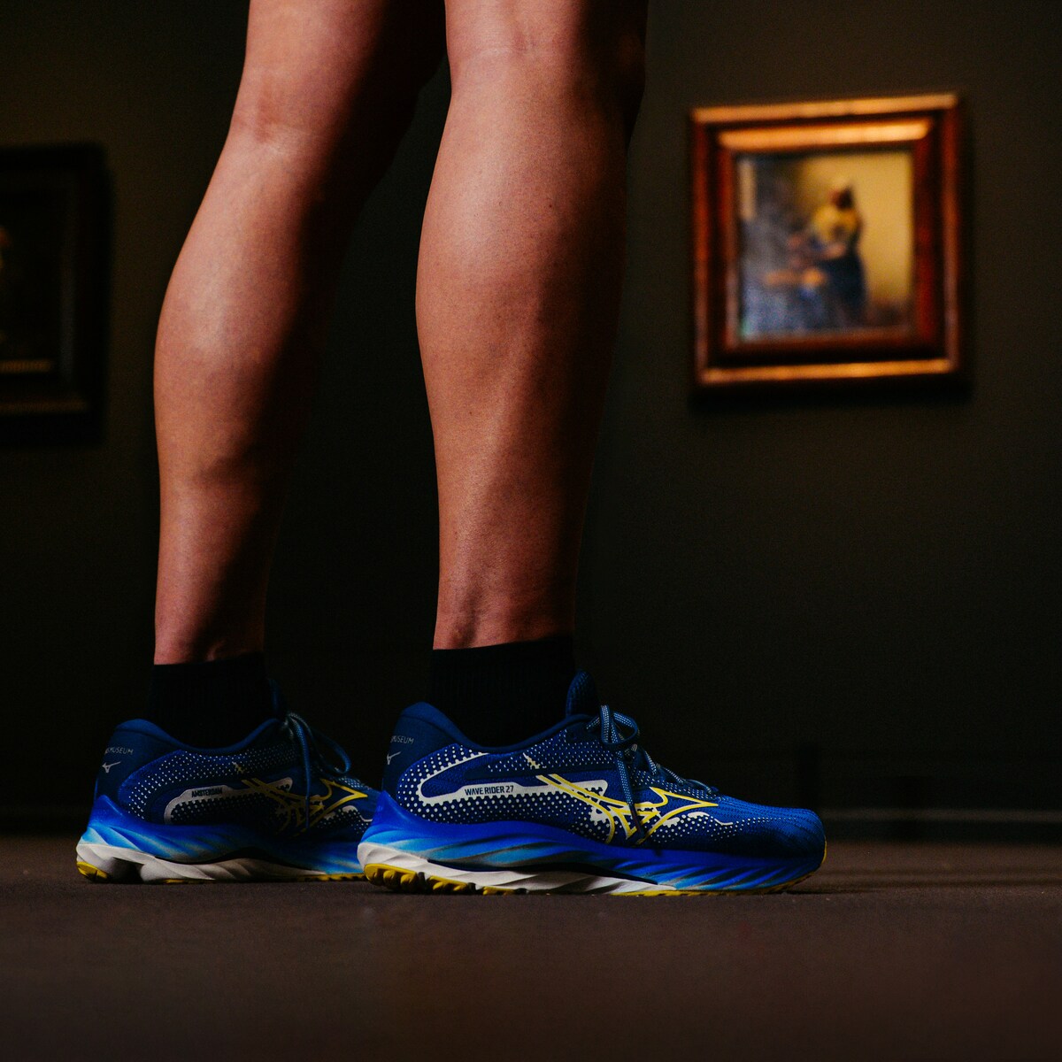 Speciaal voor de marathon van Amsterdam een hardloopschoen gebaseerd op Vermeers melkmeisje Het Parool