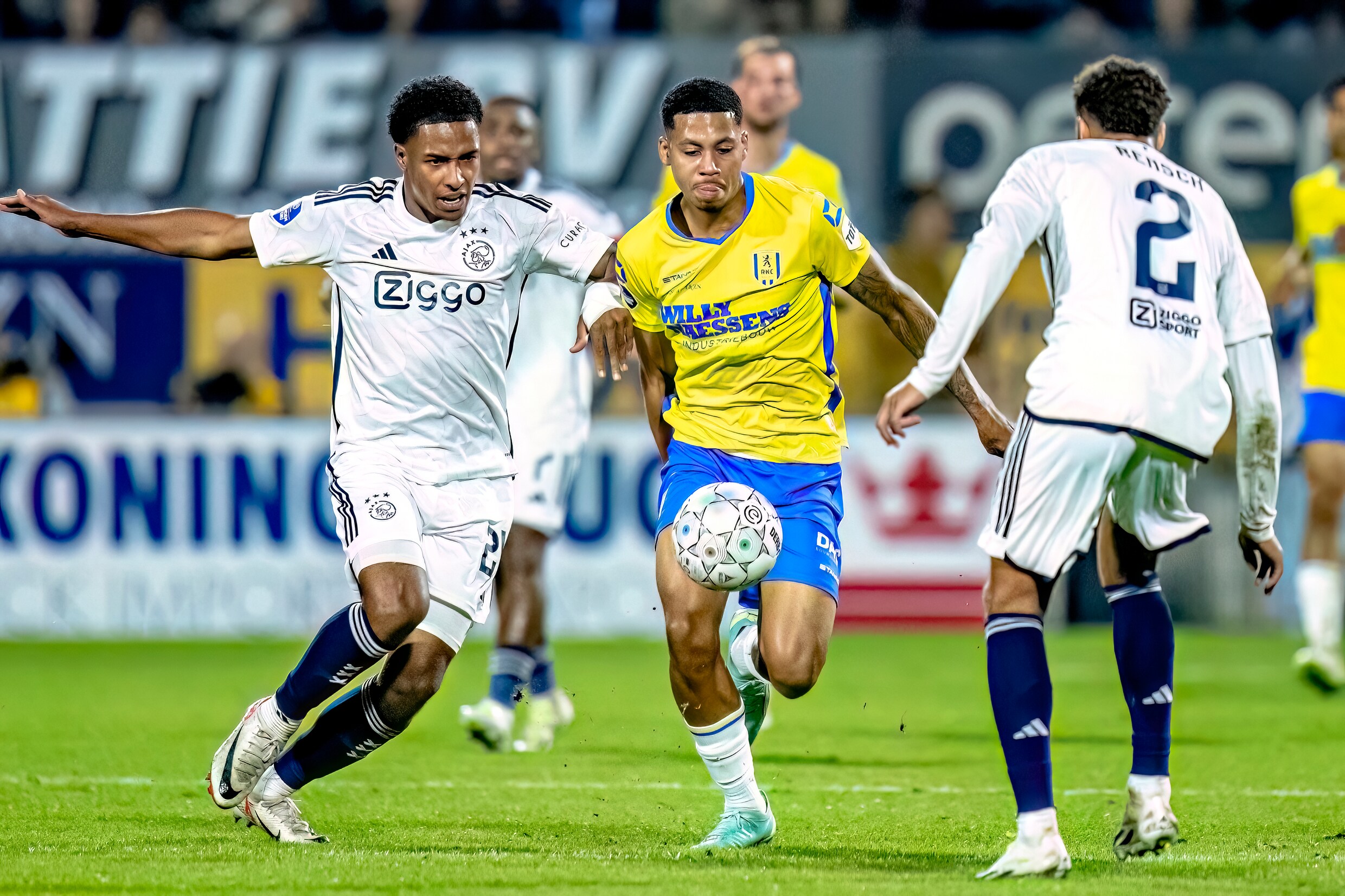 Ajax behoudt voorsprong op RKC en klimt naar zesde plek in de ...