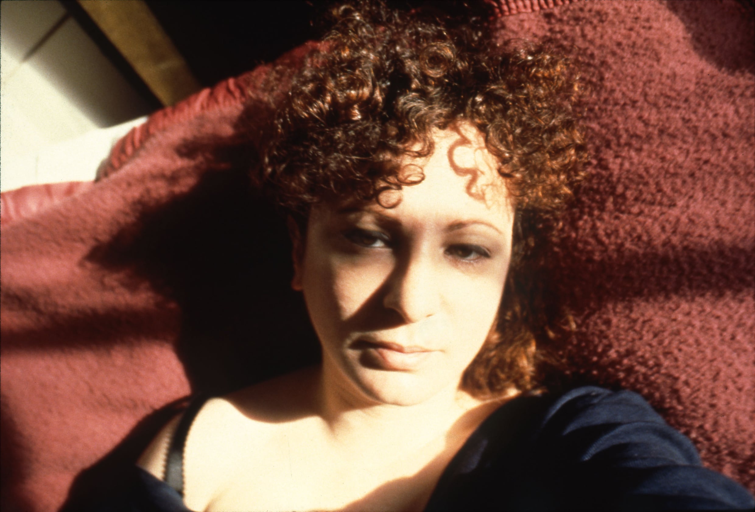 Recensie Stedelijk Museum: Nan Goldin is een menselijke lens die