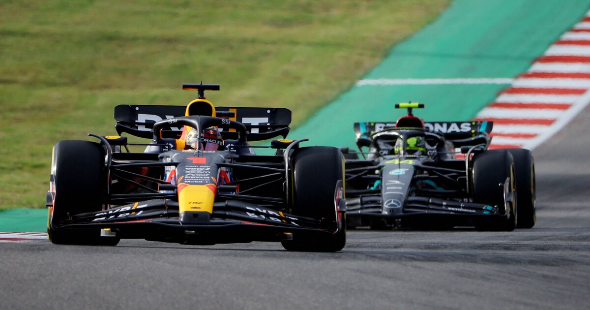 Max Verstappen easily disposes of Lewis Hamilton and convincingly wins the American sprint race