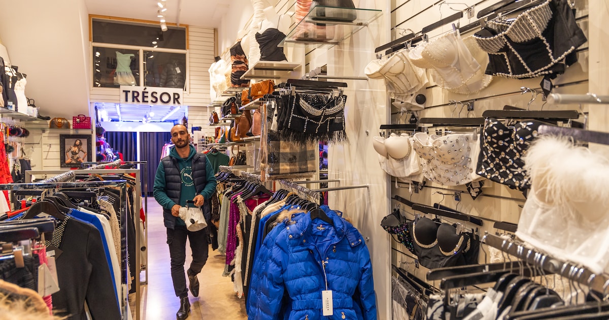 Particuliere beveiligers surveilleren rond de Dam: ‘De politie bellen