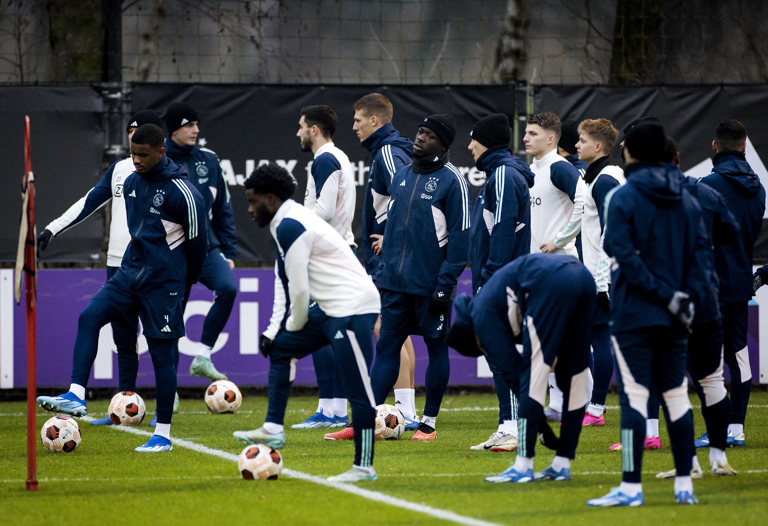 Ajax europees trainingsbroek hotsell