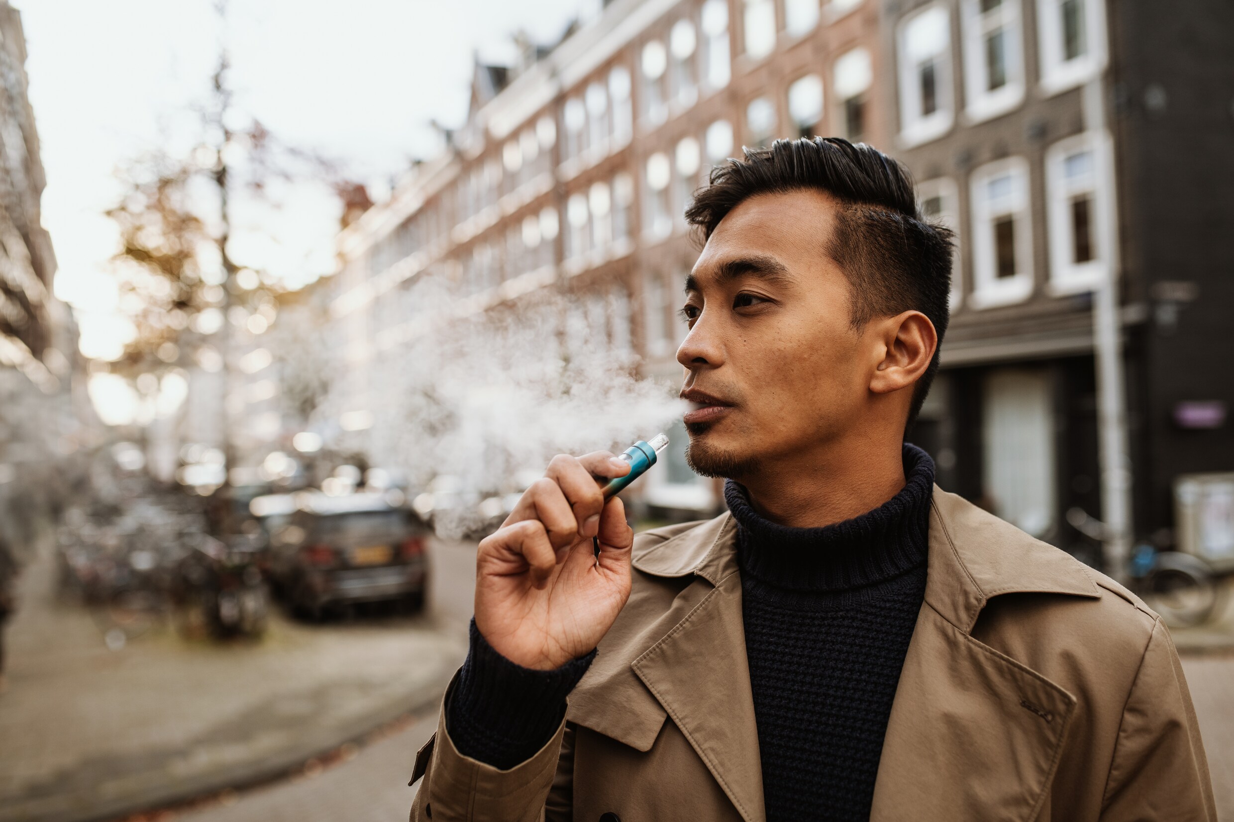 Verbod op vapes met smaakjes moet nog maar succesvol blijken: 'Ik bestel ze  straks wel in China' | Het Parool