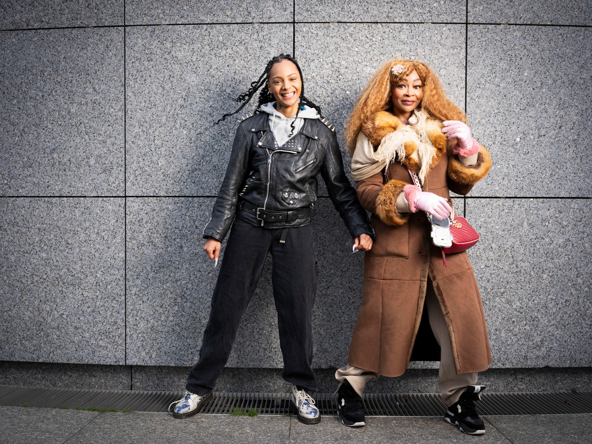 Janis (49) en Zoë (23): ‘Ze heeft me geleerd om van niemand afhankelijk