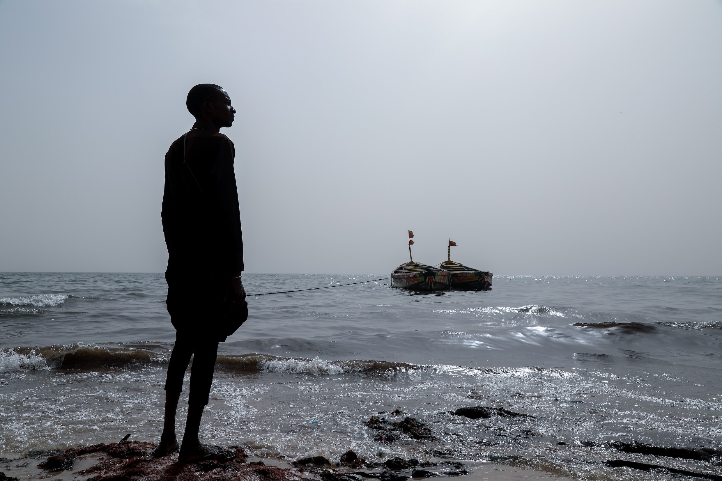 Cheikh (21) waagde de gevaarlijke oversteek vanuit Senegal en ging door een  hel, maar zou het toch weer proberen | Het Parool