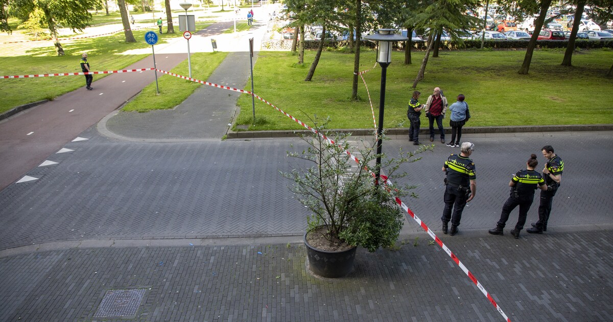 Handgranaten Gevonden Rond Flat Kikkenstein In Amsterdam-Zuidoost ...