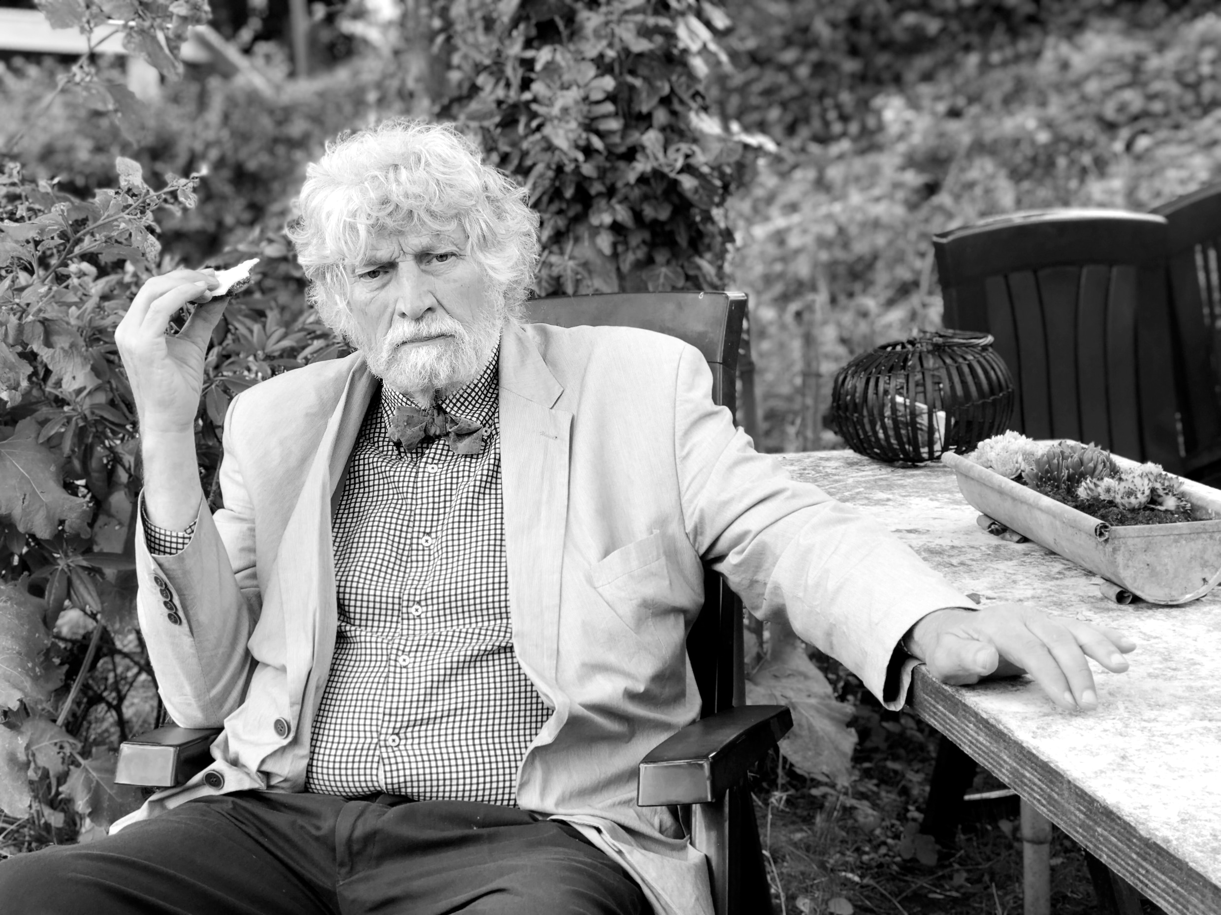 Excentrieke Huib van Dis (1943-2023) kreeg de mannenpil niet op de ...