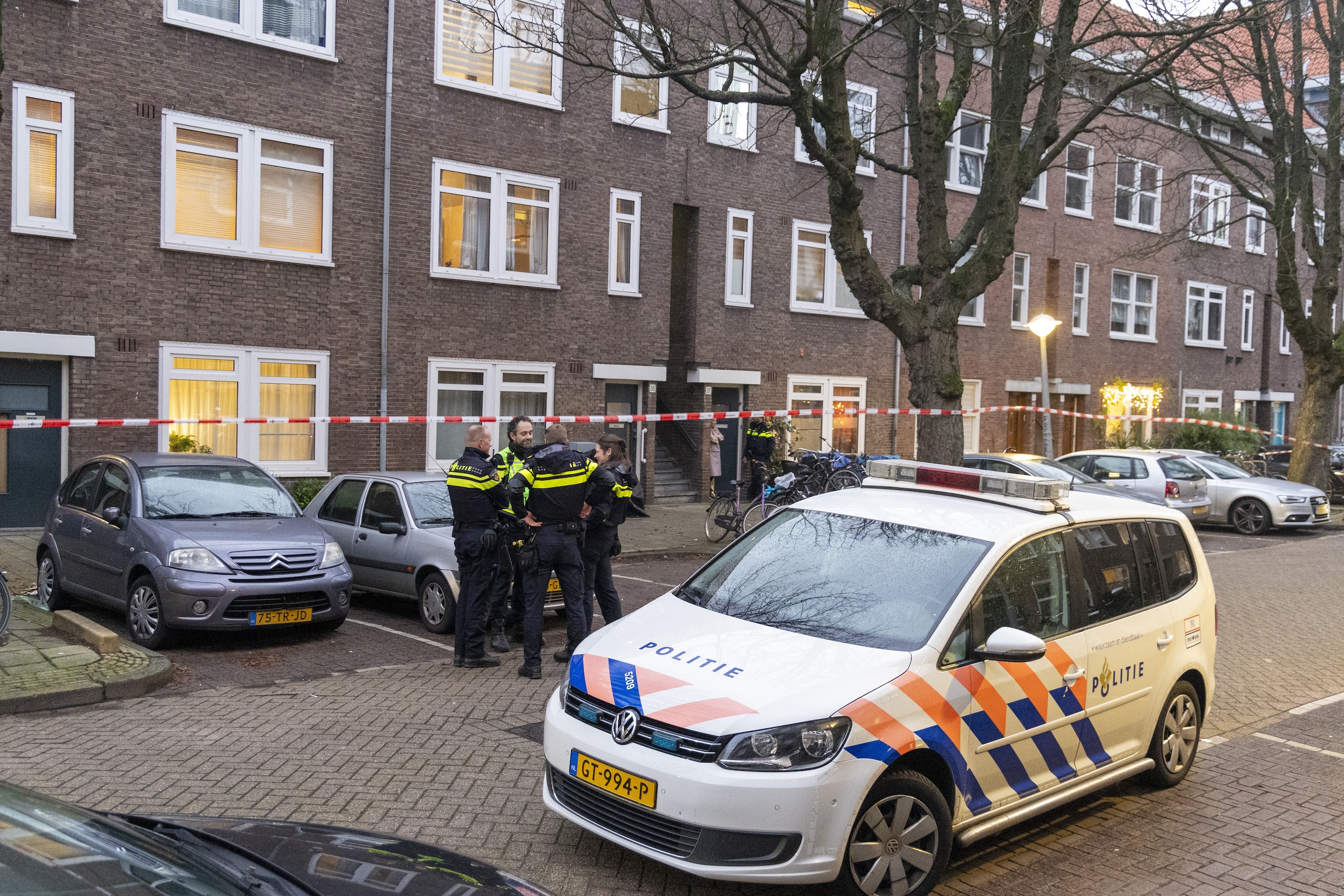 Tess en Jori doen mee aan de 'Kika korte broek actie' - Adverteren Den