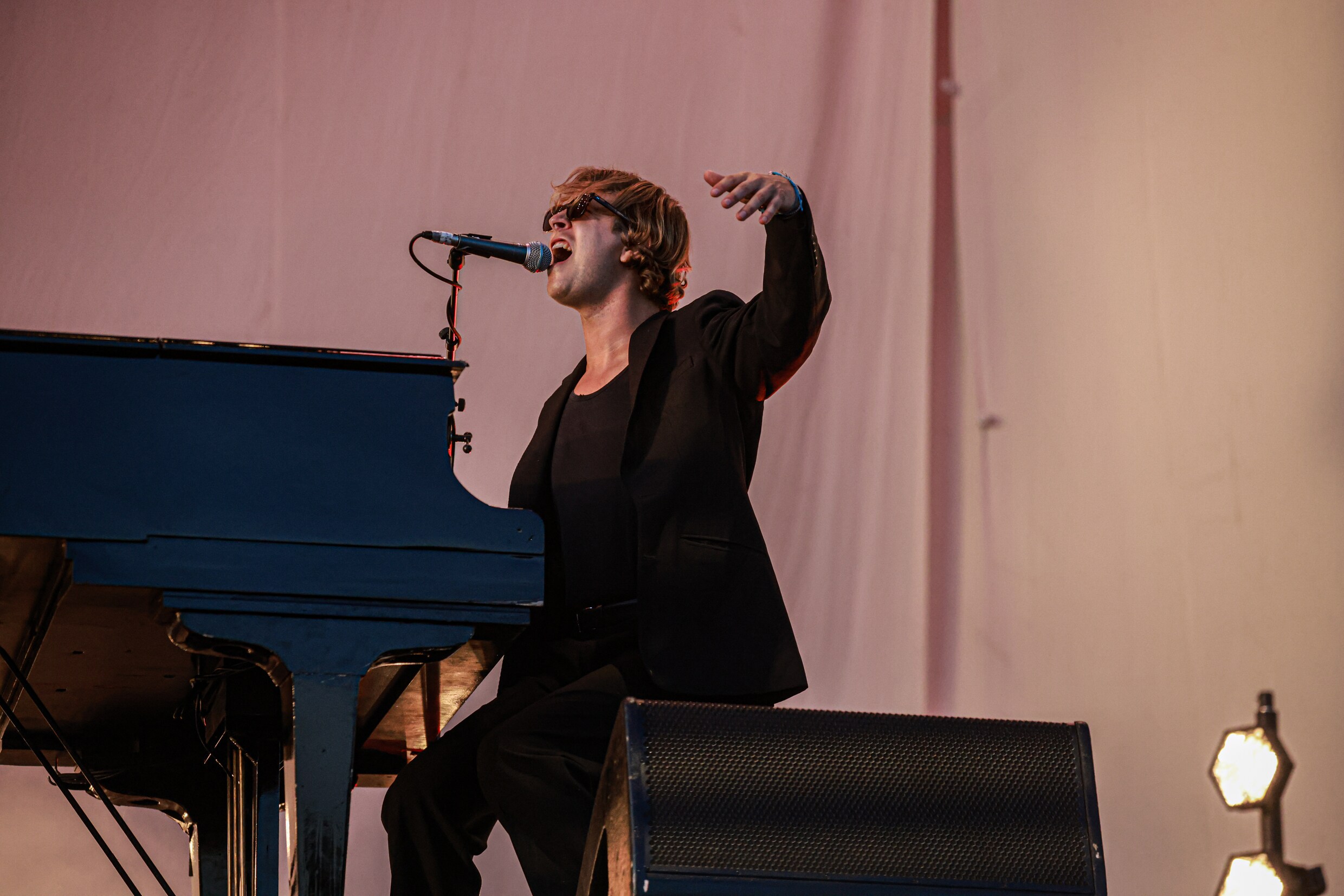 Another Lovezanger Tom Odell populairder dan ooit: ‘Ik kan niet ...