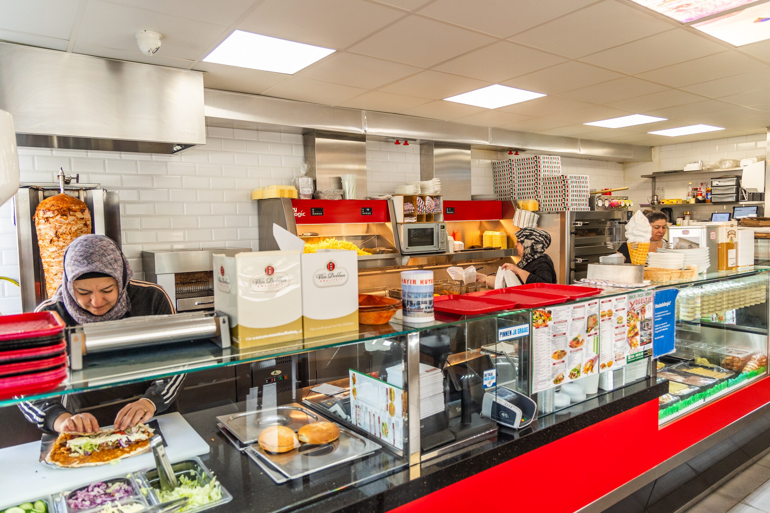 Bij Snackcorner ’t Vogeltje gebeuren magische dingen, al is 12 euro