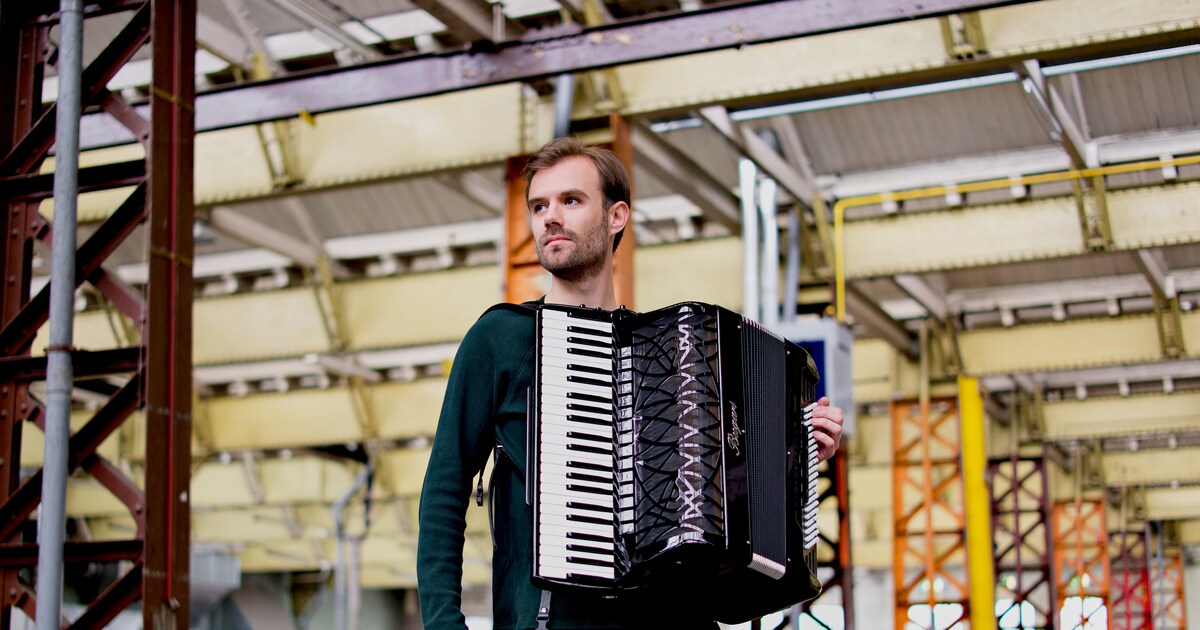 Recensie ‘De verhalenverteller’: En dan opeens dansen solist en orkest ...