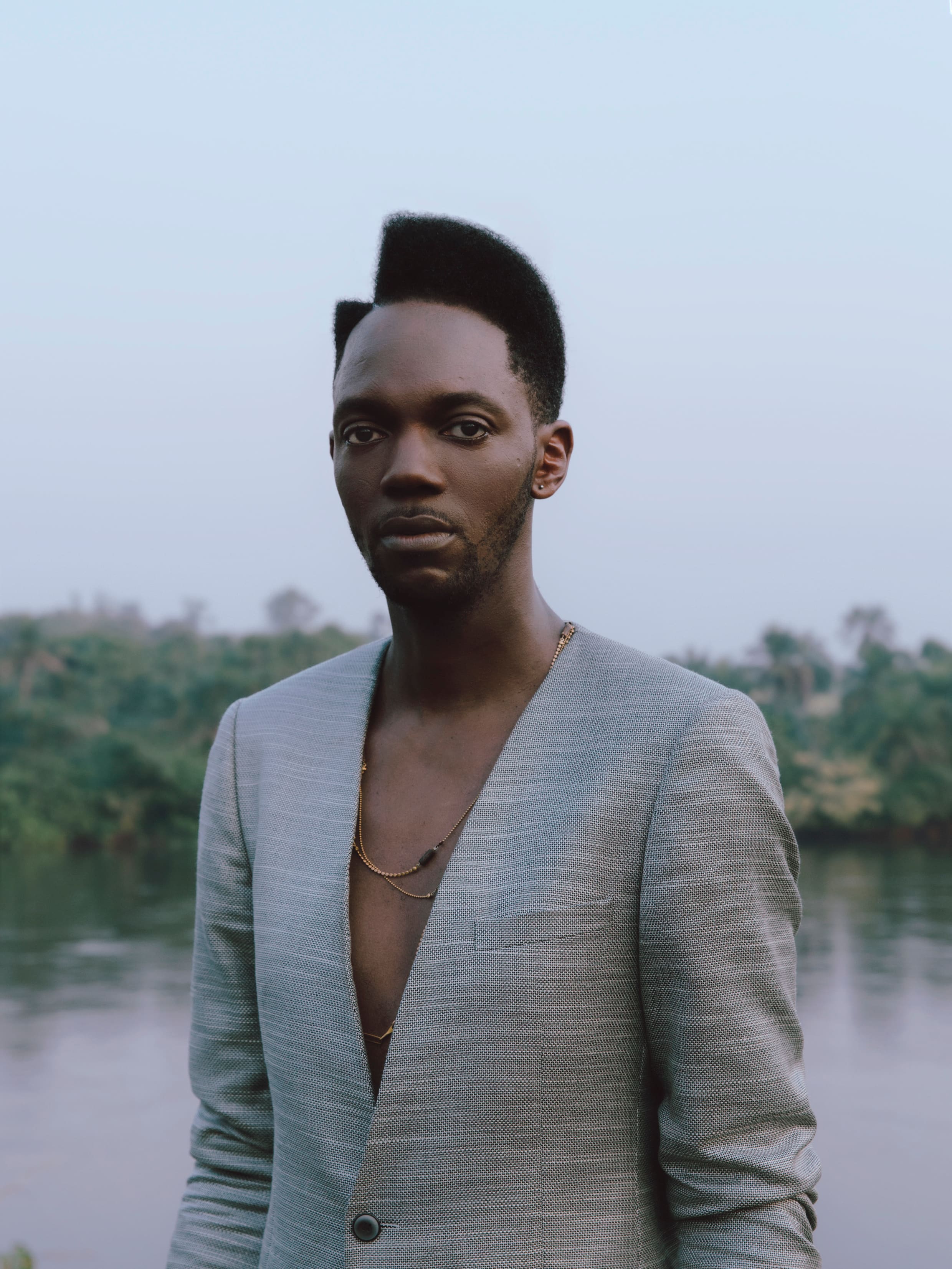 Recensie: Augure is een visueel sterke ‘tovenaarsfilm’ over een ...