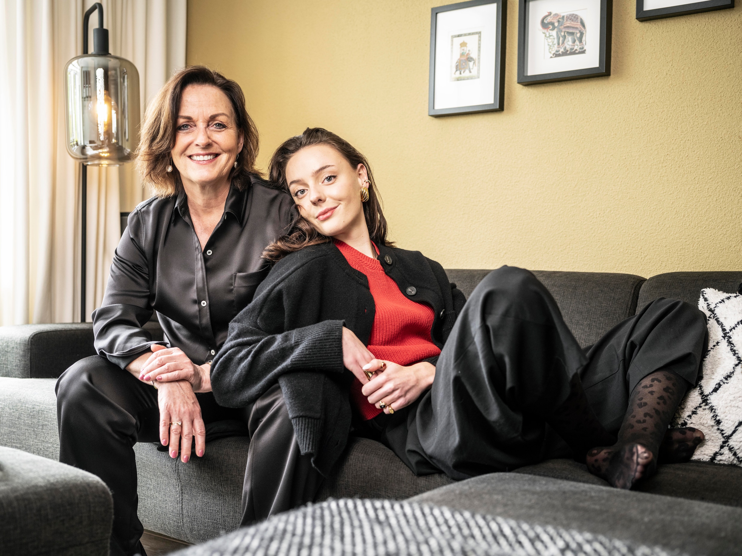Carin (62) en Roos (22): ‘We zijn Amsterdammers in Badhoevedorp’ | Het ...