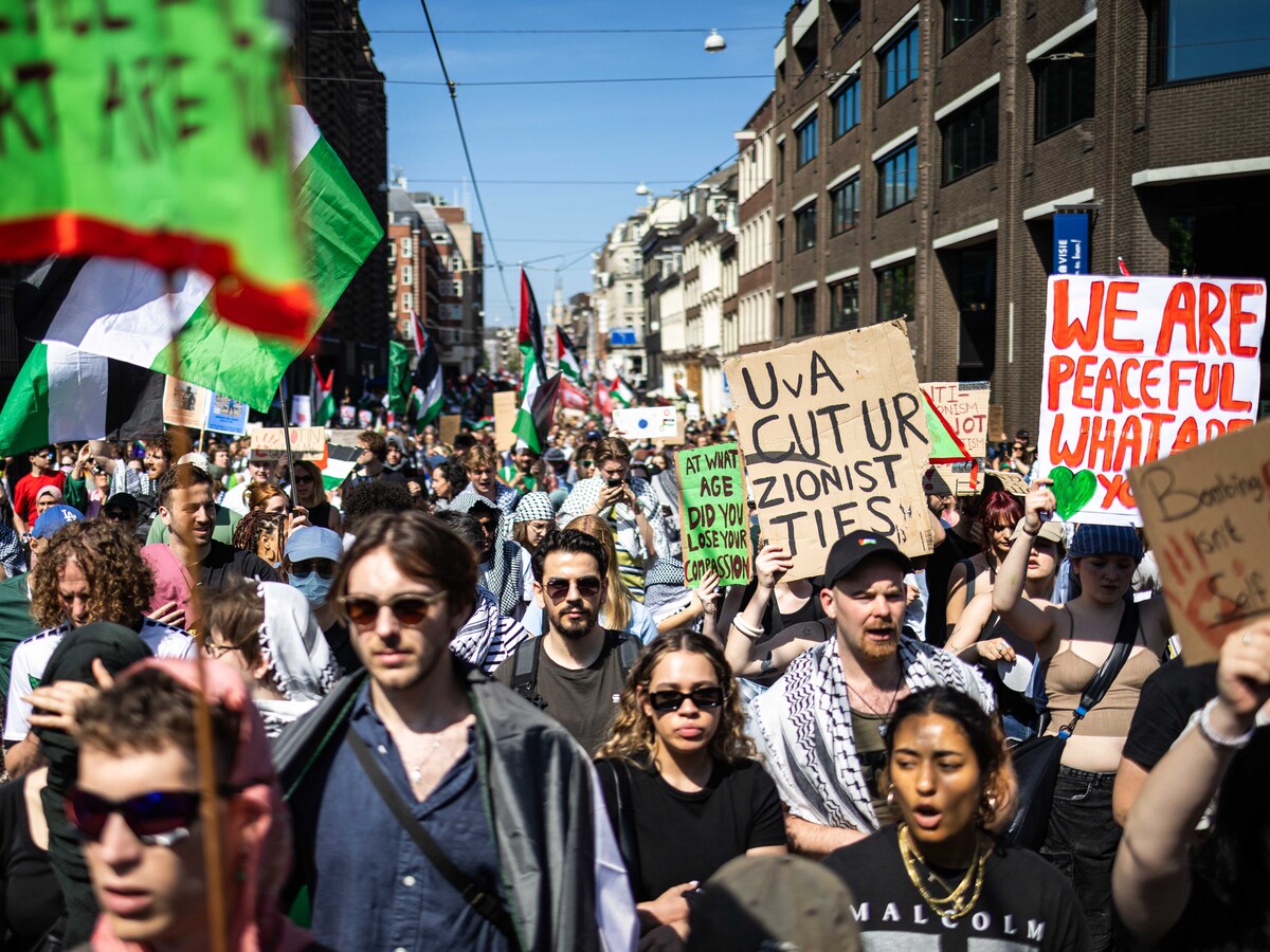 Vreedzaam pro Palestinaprotest in Amsterdam eindigt met aanval op betogers Het Parool