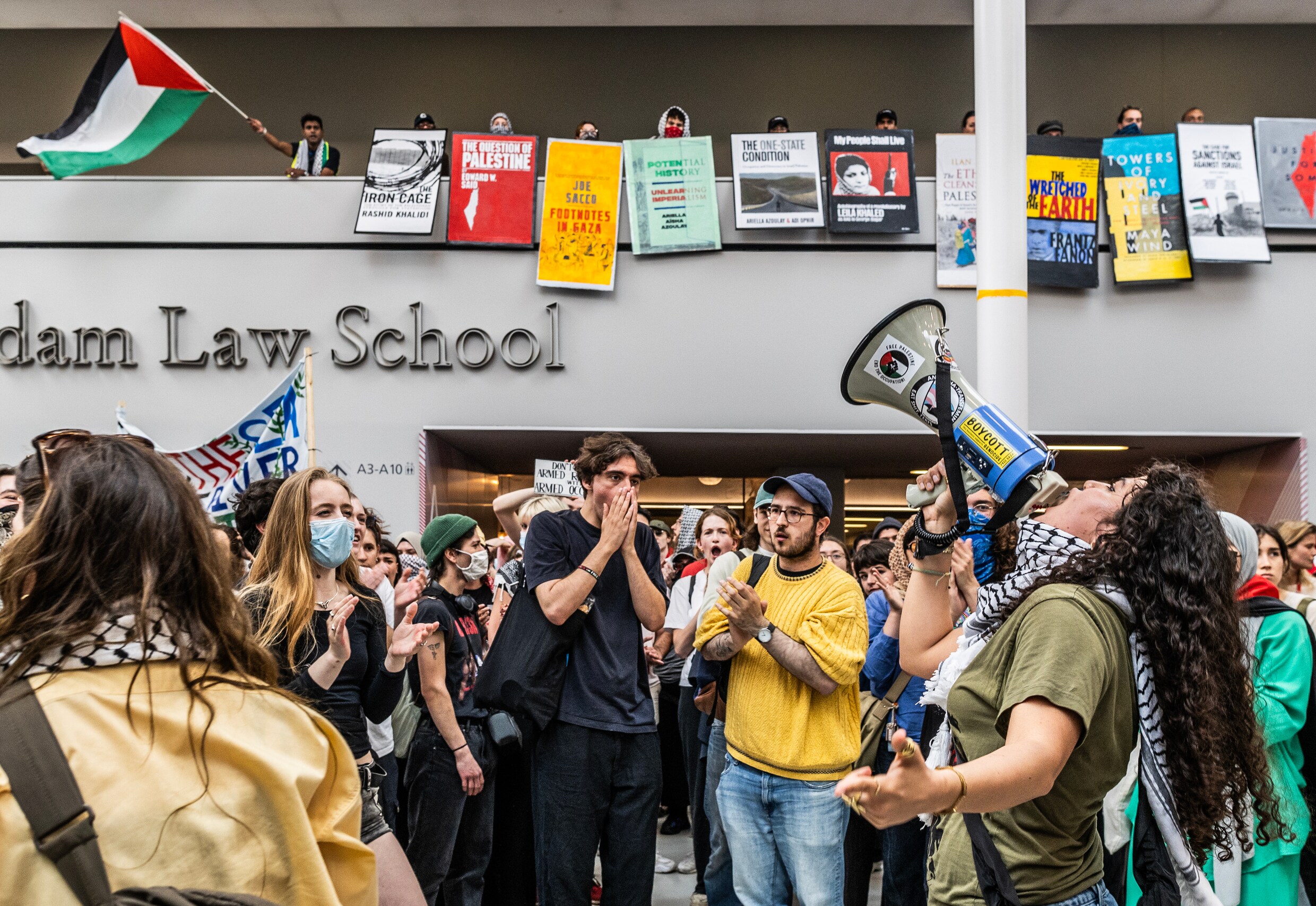 Onderzoekers kritisch over optreden UvA bij pro-Palestijnse ...