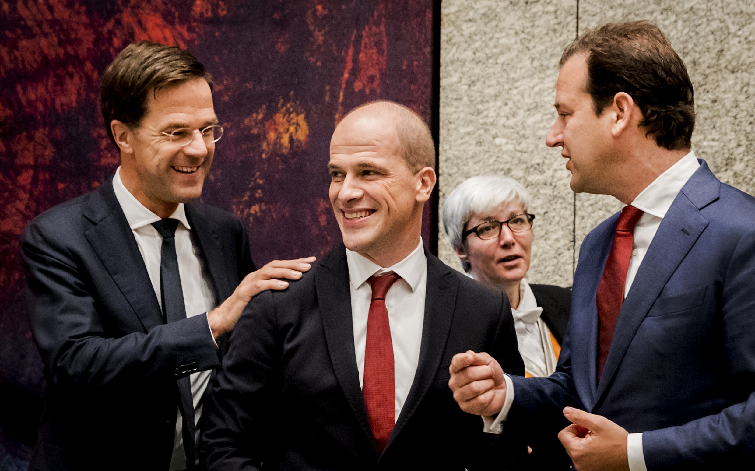 Nieuw boek onthult: Rutte vroeg ‘opvolger’ Dijkhoff om zijn hele gezin ...