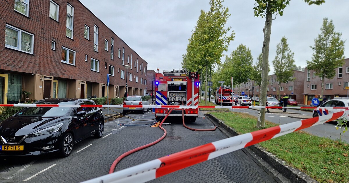Tien jaar cel geëist tegen Amsterdammer (21) die drie molotovcocktails bij woningen naar binnen gooide