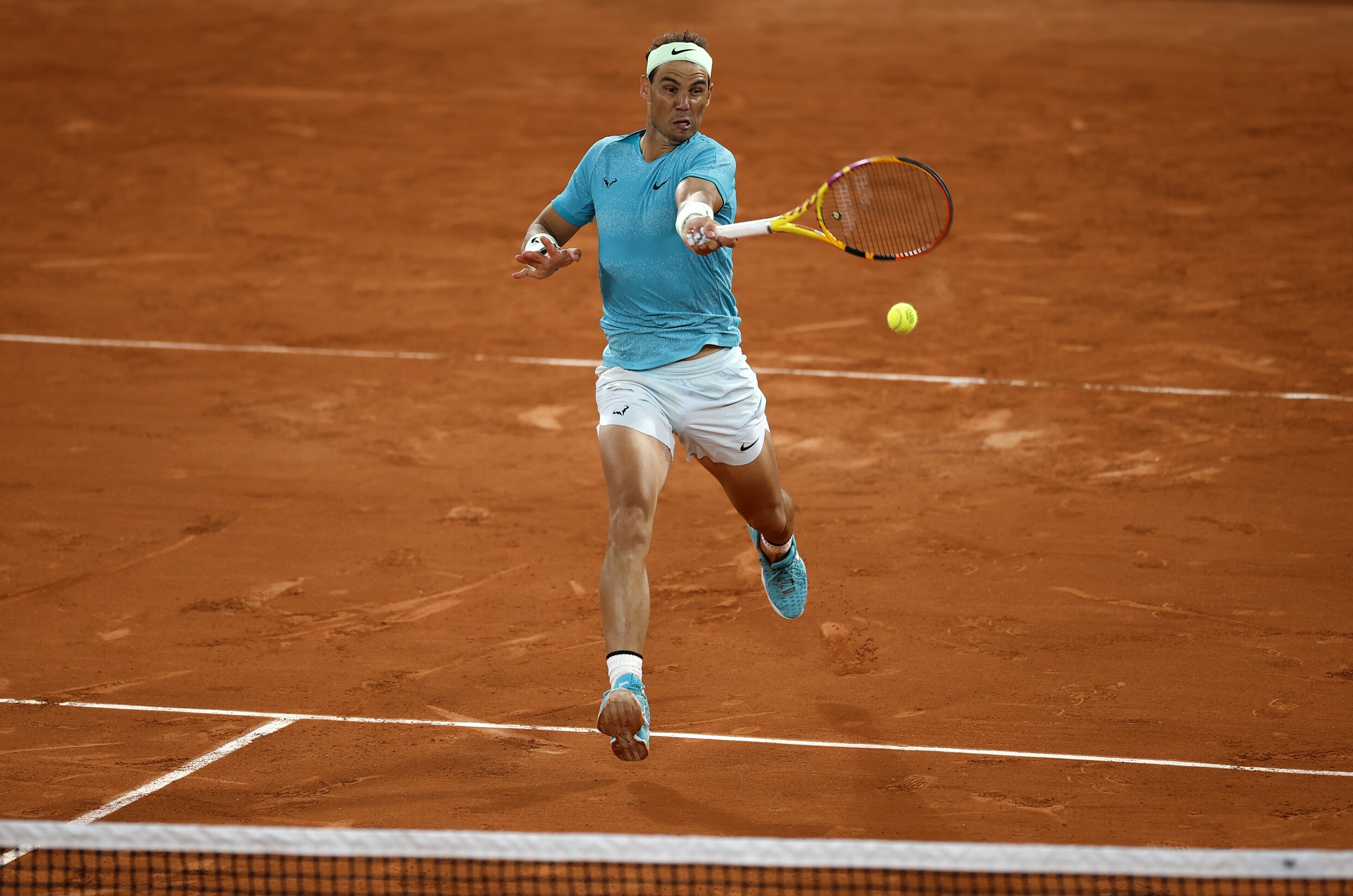 Koning van Roland Garros' Rafael Nadal sneuvelt bij rentree direct in eerste ronde en blijft vaag over toekomst | Het Parool