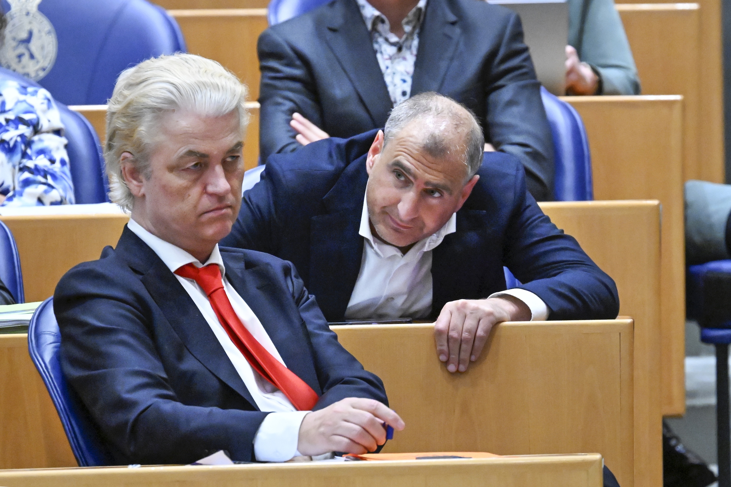 https://image.parool.nl/244759505/width/2480/geert-wilders-en-gidi-markuszower-in-de-kamerbankjes