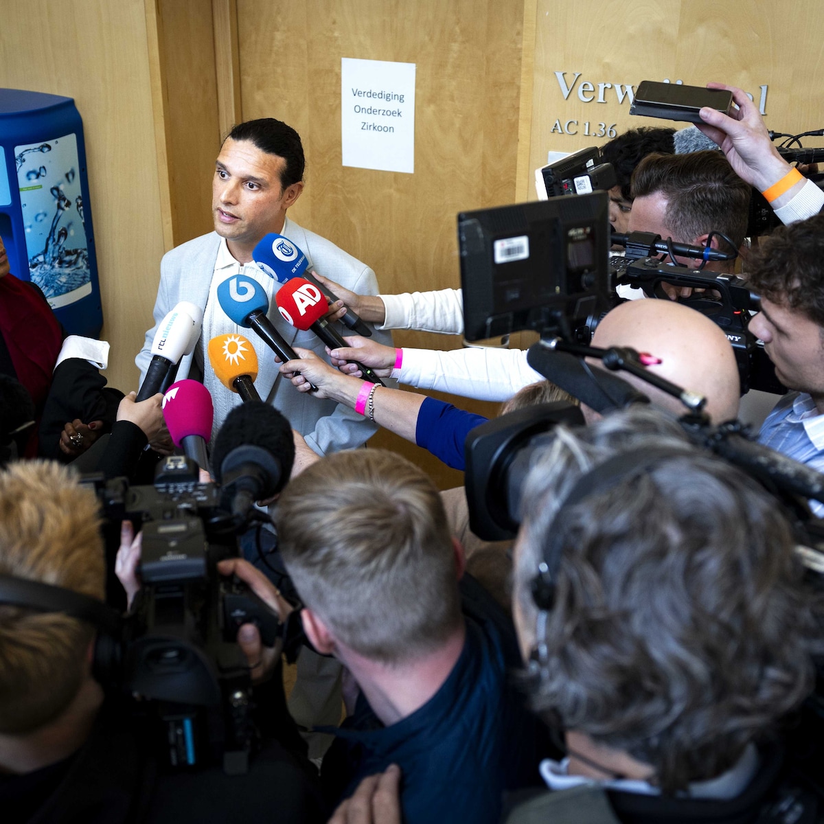 OM eist 3 jaar celstraf tegen Ali B: 'Hij wilde alleen maar zijn eigen hachje redden' | Het Parool