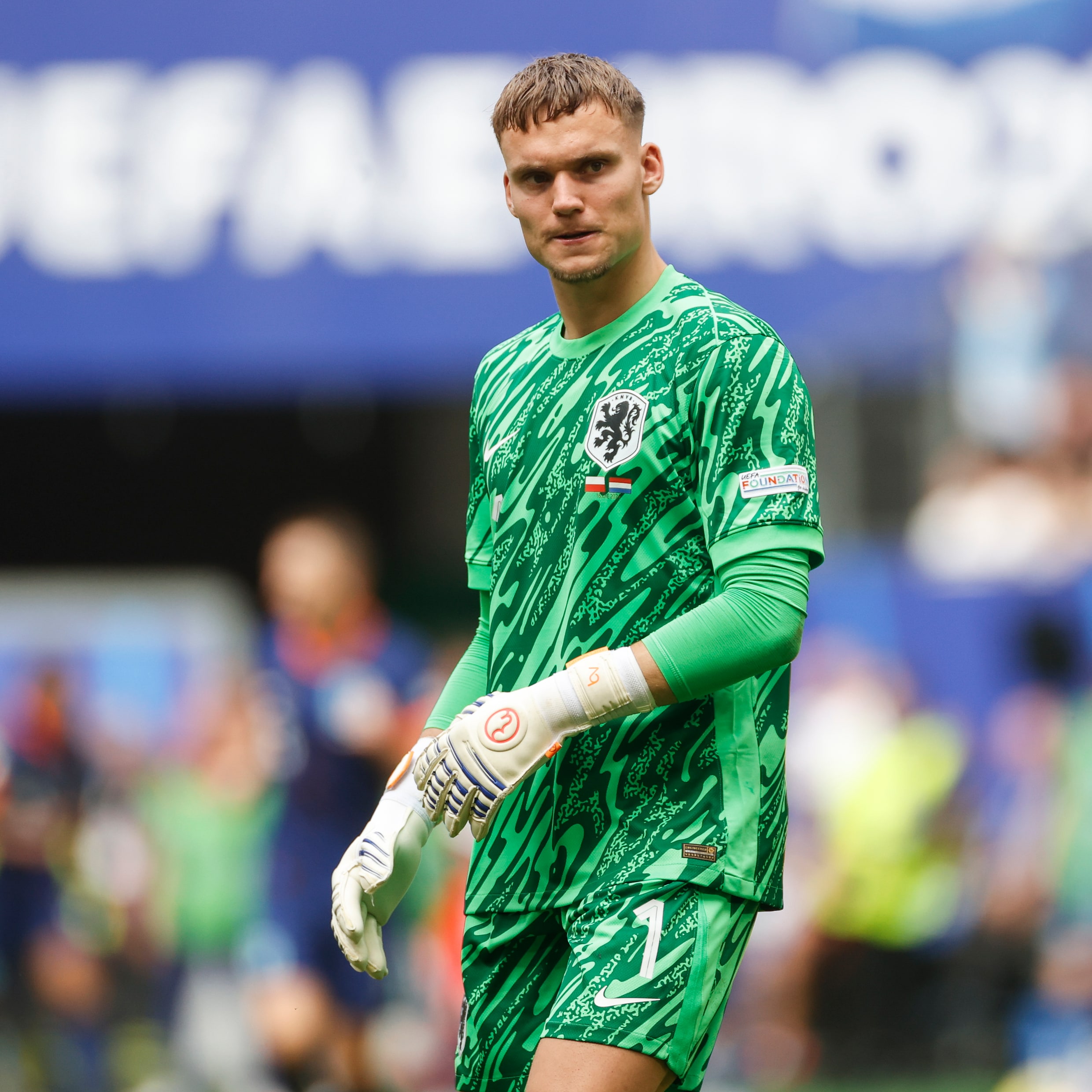 Keeper Bart Verbruggen is pas 21, maar zorgt dit EK voor stabiliteit