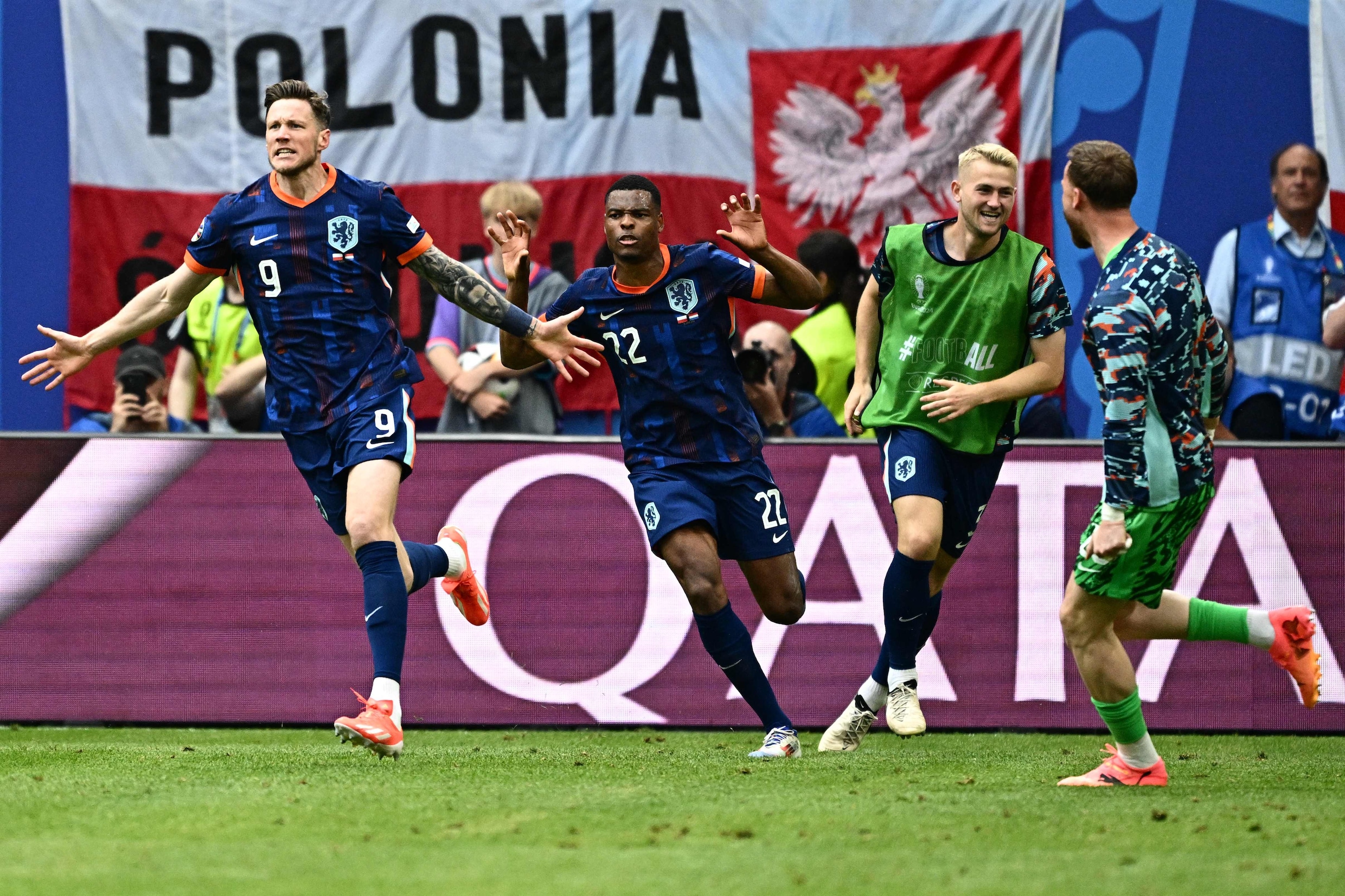 Wout Weghorst Voorkomt Valse Start Van Oranje Op EK Met Gouden ...