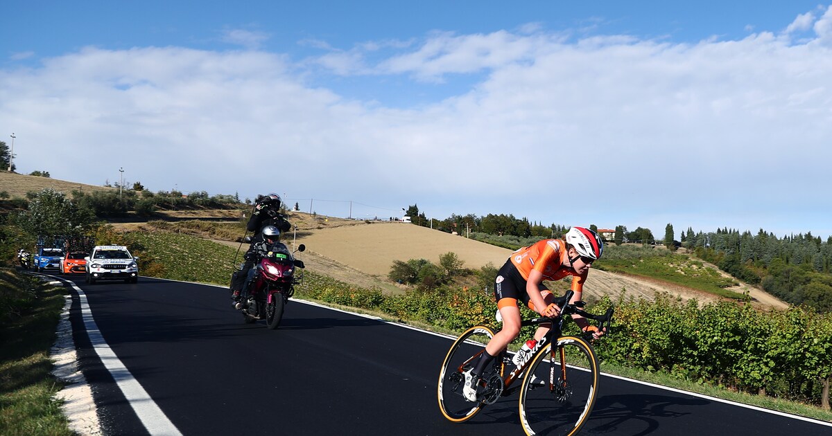 Oud-kampioene Anna van der Breggen terug in het wielerpeloton ...