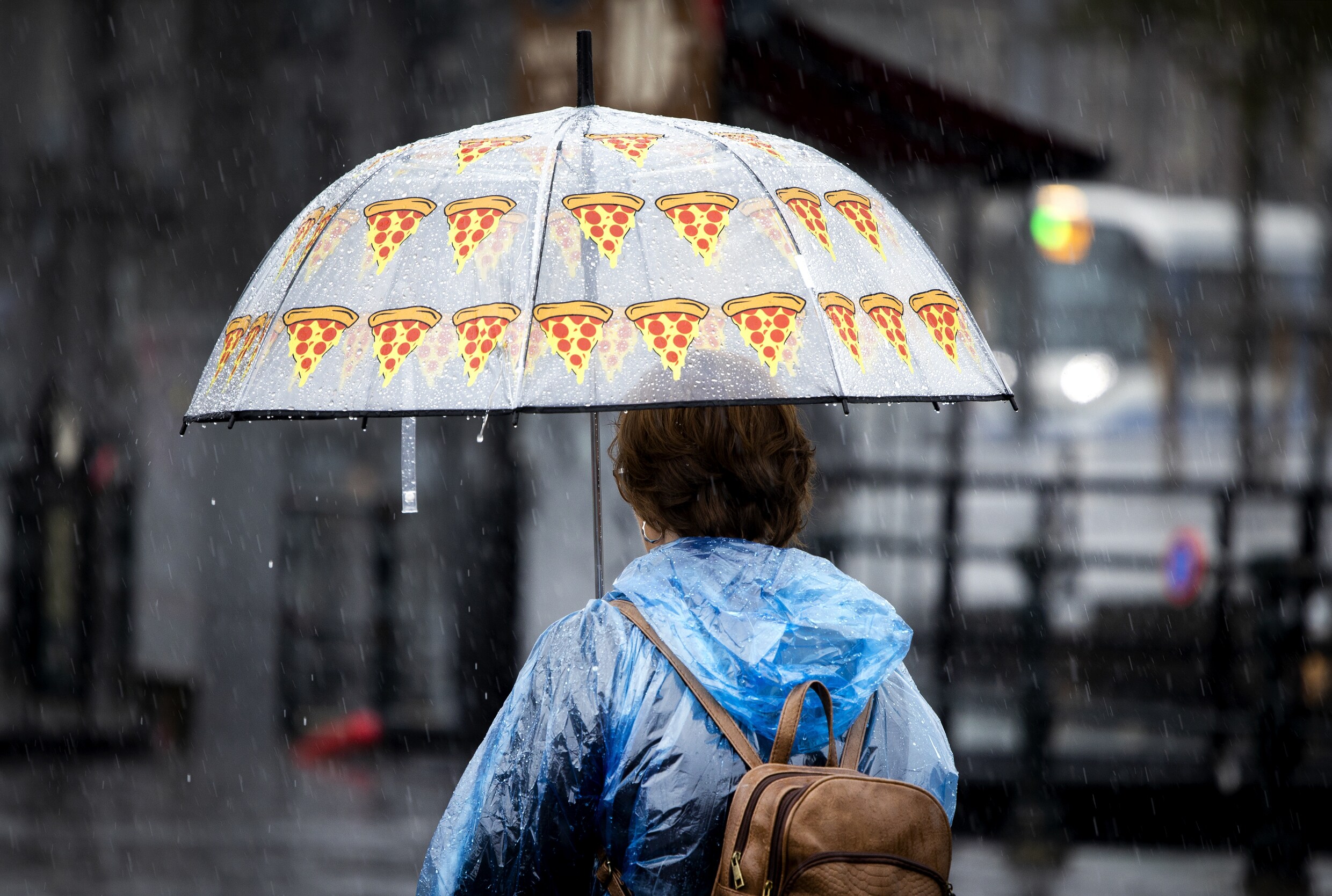 Echt zomers weer laat op zich wachten (maar zo regenachtig als woensdag blijft het niet) Het