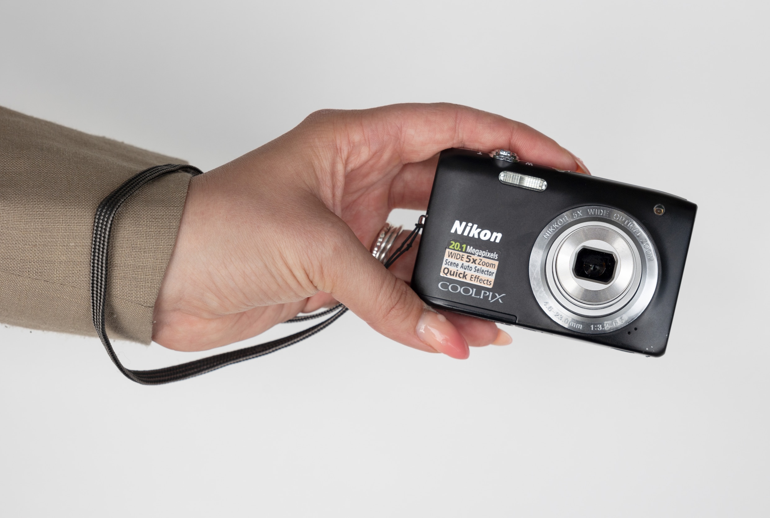 Digitale camera’s maken een comeback bij jonge Amsterdammers: ‘Dit ...