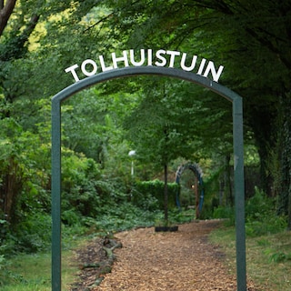 Tolhuistuin garden closed during the day due to persistent nuisance: We are removing mattresses and other junk from everywhere