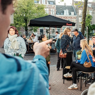 Groeten Amsterdammers nooit? Lezers reageren: ‘Ik schrik zelf ook vaak als iemand mij spontaan gedag zegt’