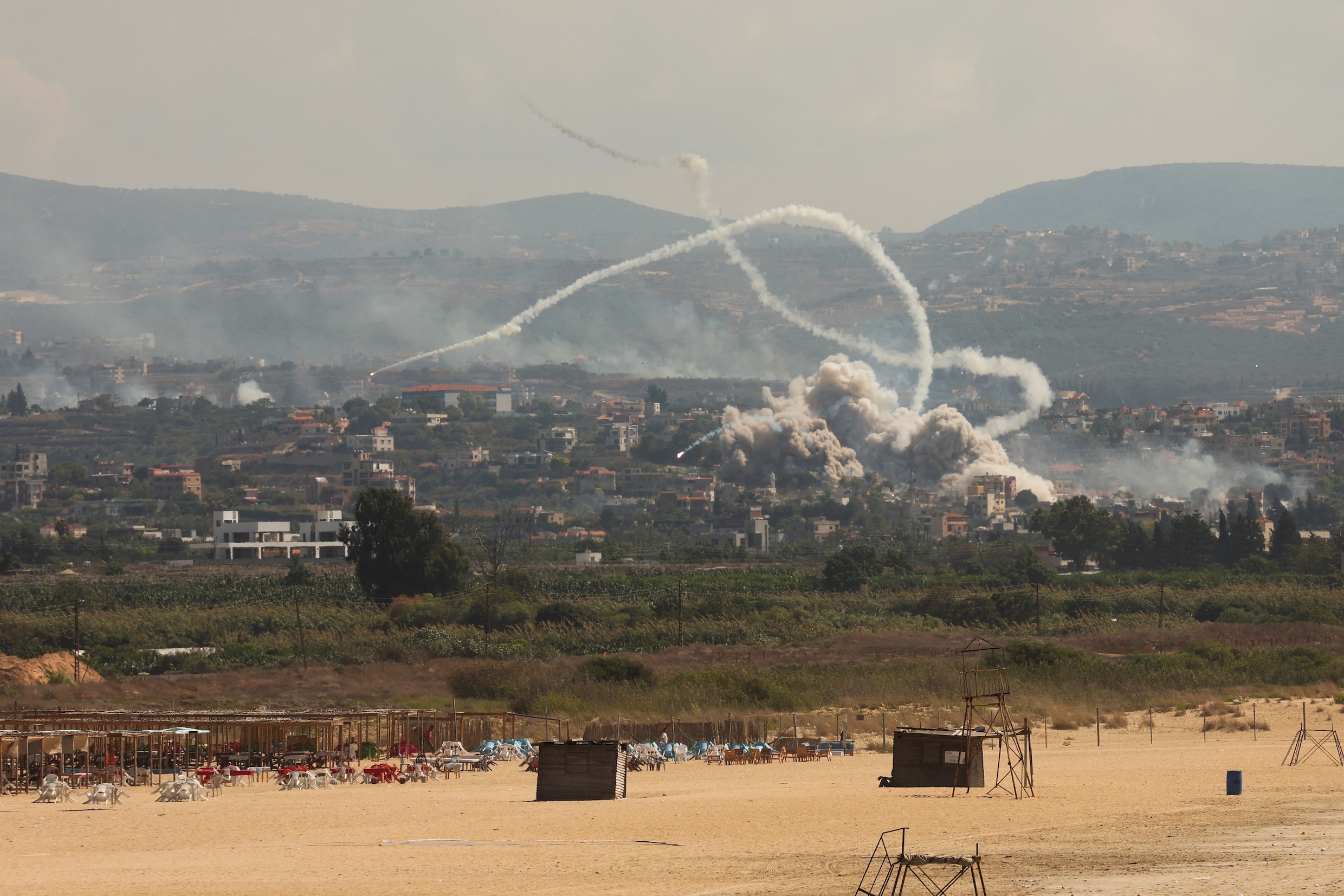 Israël Voert Zware Luchtaanvallen Uit Op Libanon | Het Parool